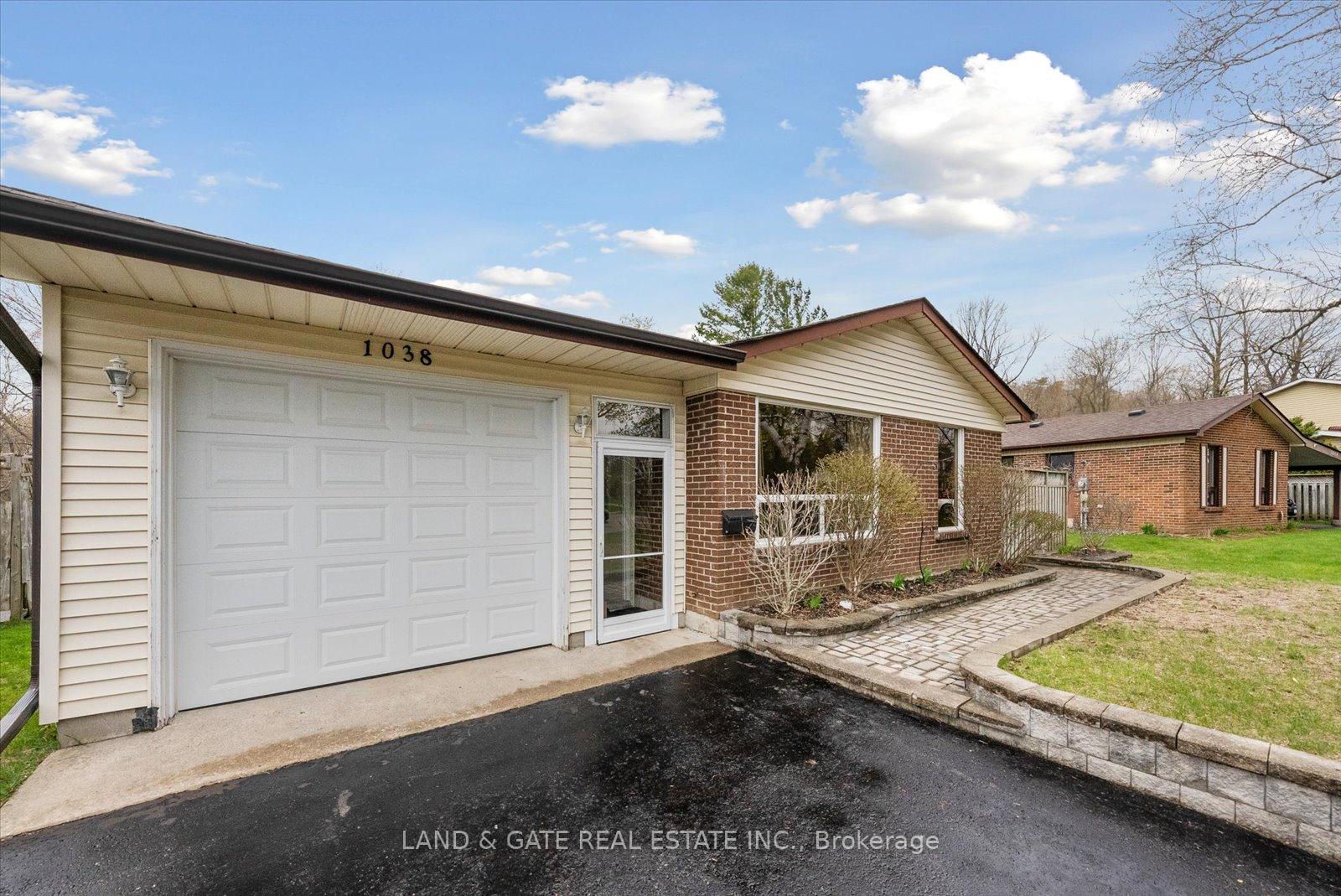 Photo 3 of 1038 Exeter Street, Oshawa, Centennial — HOMEH