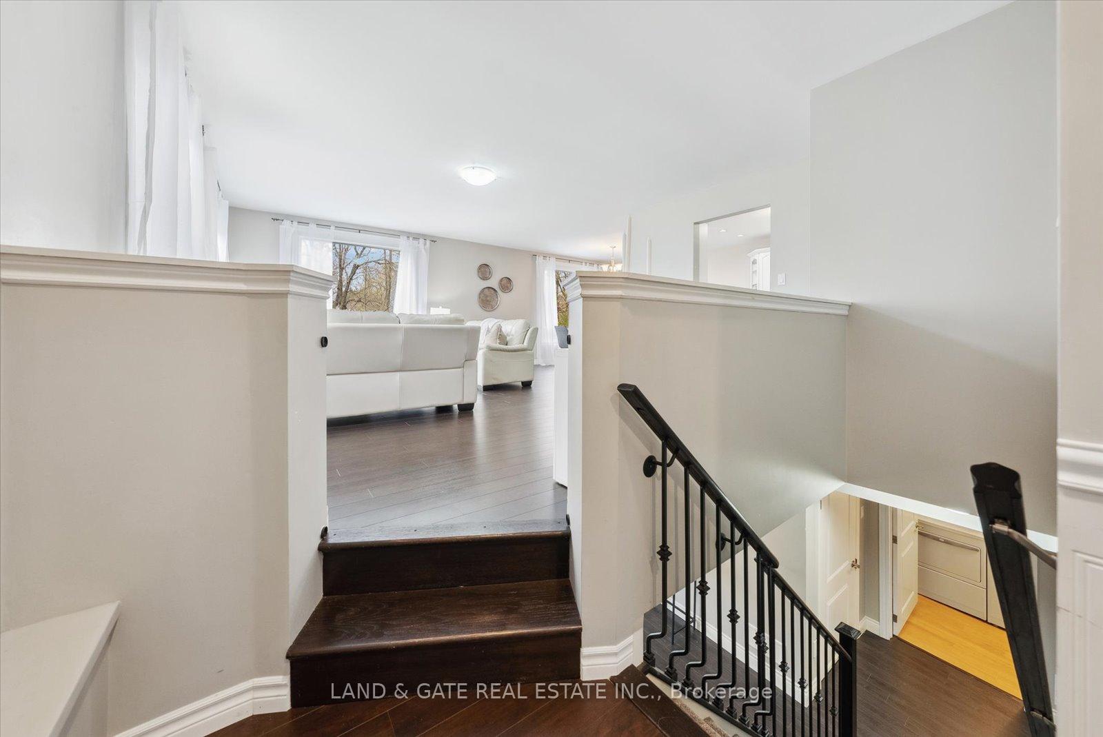 Photo 5 of 1038 Exeter Street, Oshawa, Centennial — HOMEH