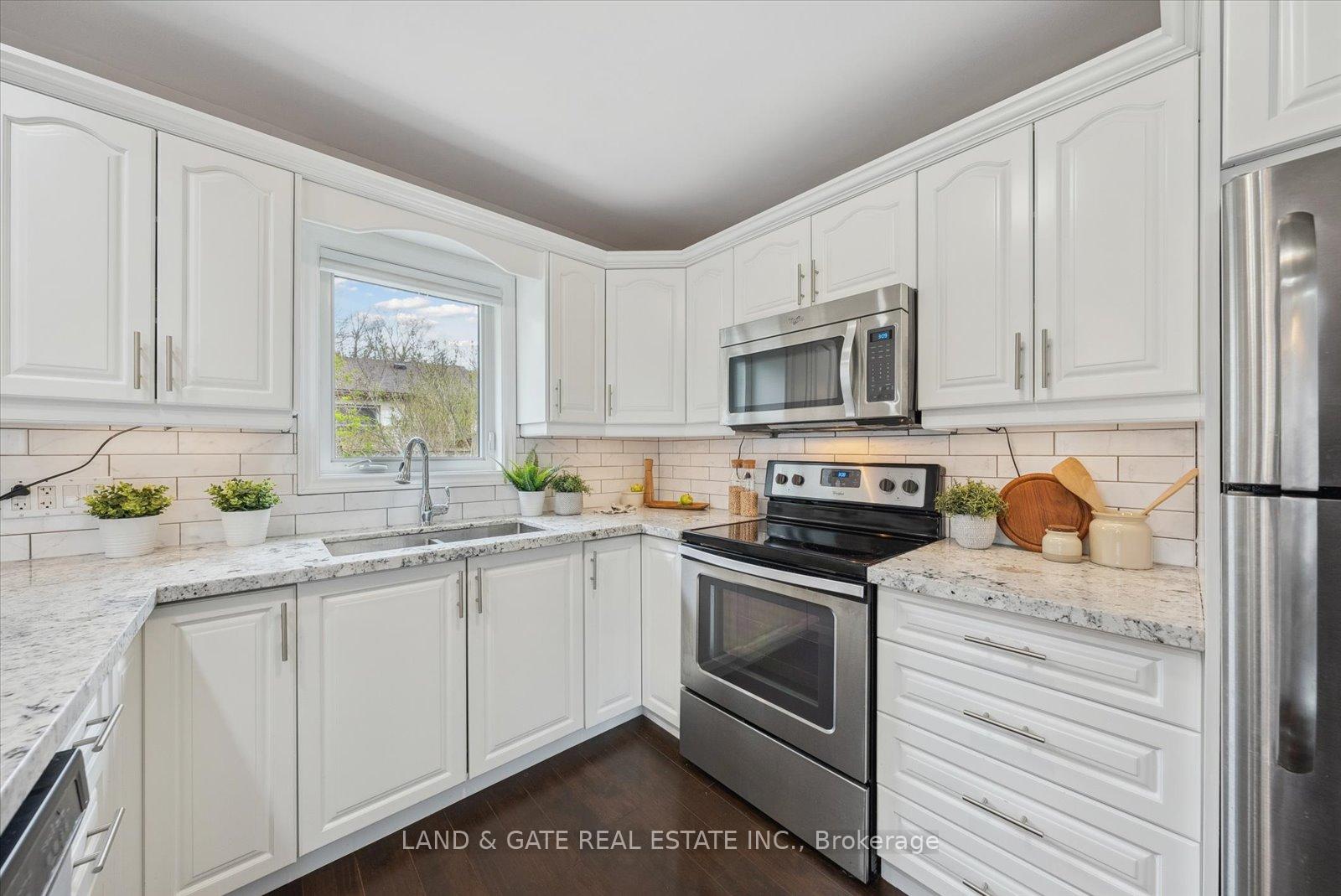 Photo 18 of 1038 Exeter Street, Oshawa, Centennial — HOMEH