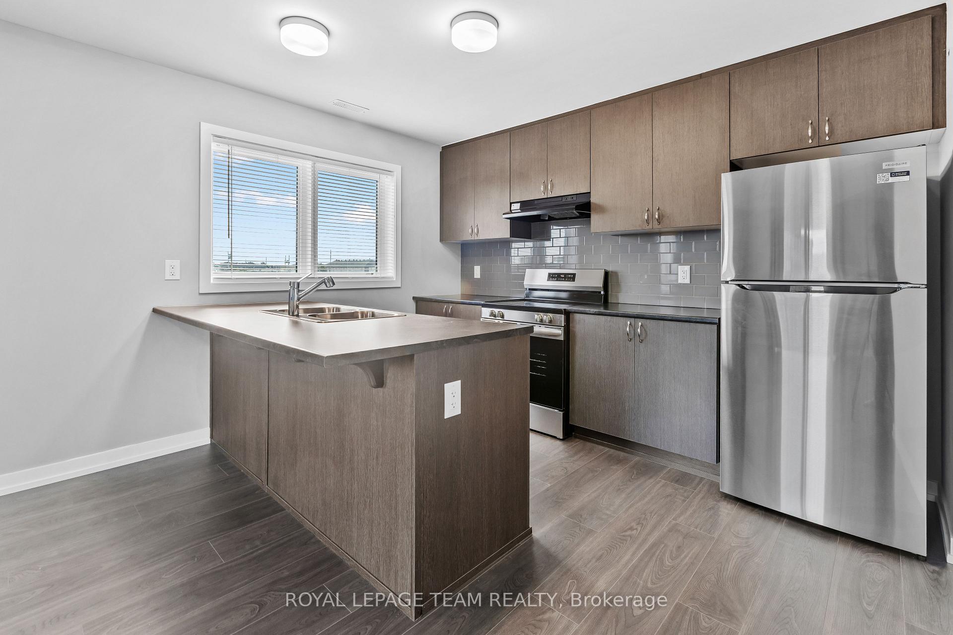 Photo 4 of 871 Decoeur Drive, Ottawa, Avalon West — HOMEH
