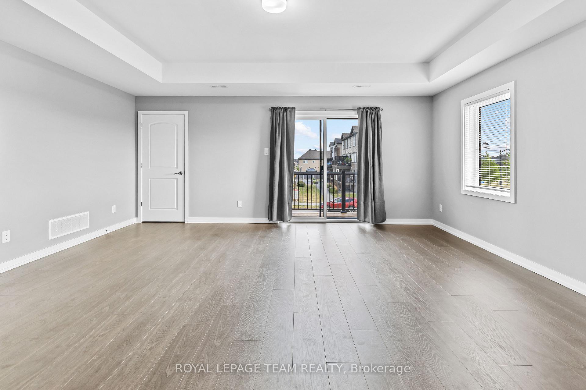 Photo 3 of 871 Decoeur Drive, Ottawa, Avalon West — HOMEH