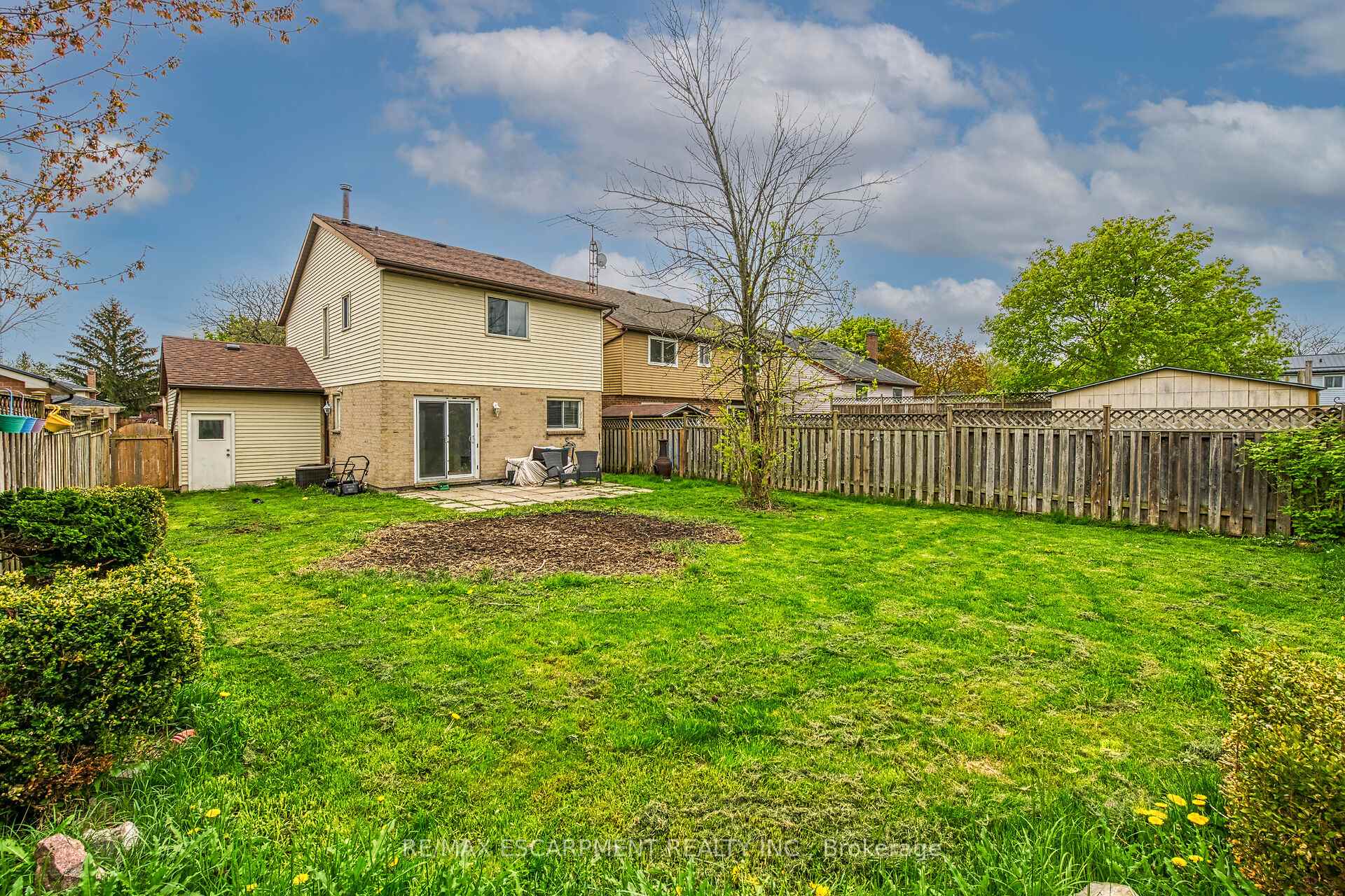 Photo 4 of 43 Ravine Crescent, Haldimand — HOMEH