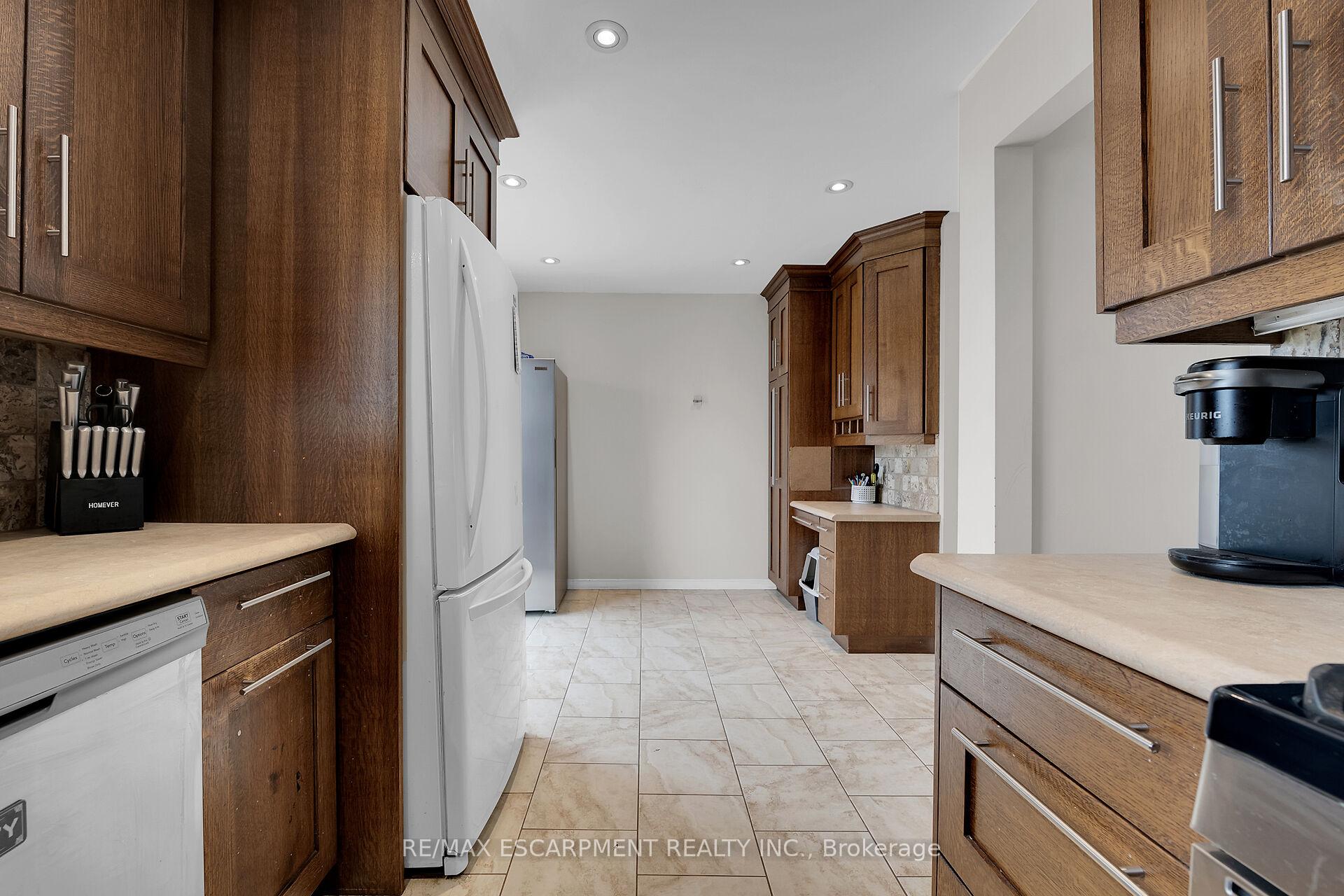 Photo 6 of 43 Ravine Crescent, Haldimand — HOMEH