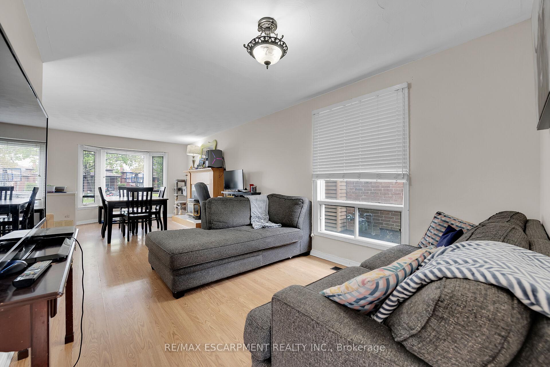Photo 8 of 43 Ravine Crescent, Haldimand — HOMEH