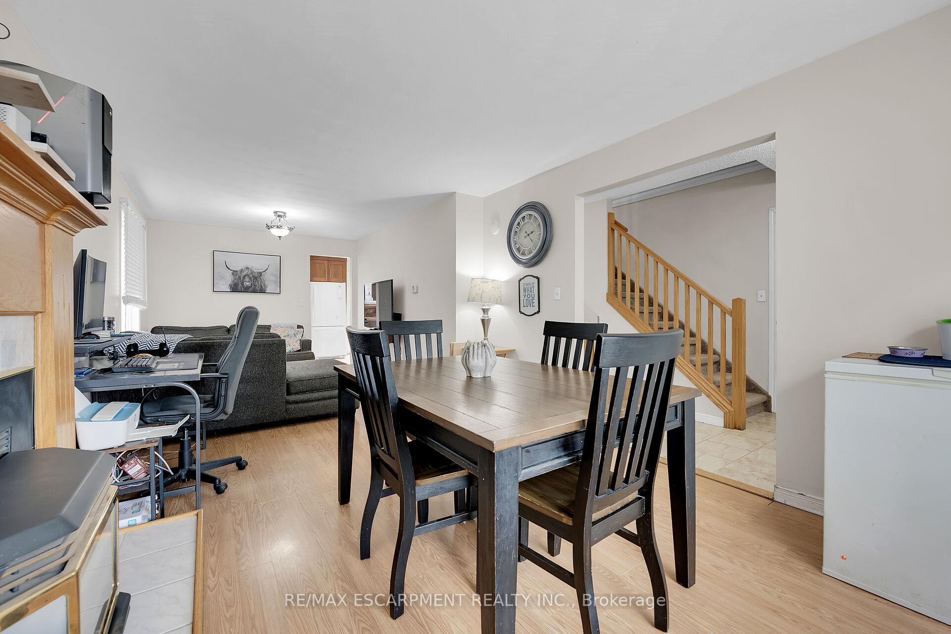 Photo 10 of 43 Ravine Crescent, Haldimand — HOMEH