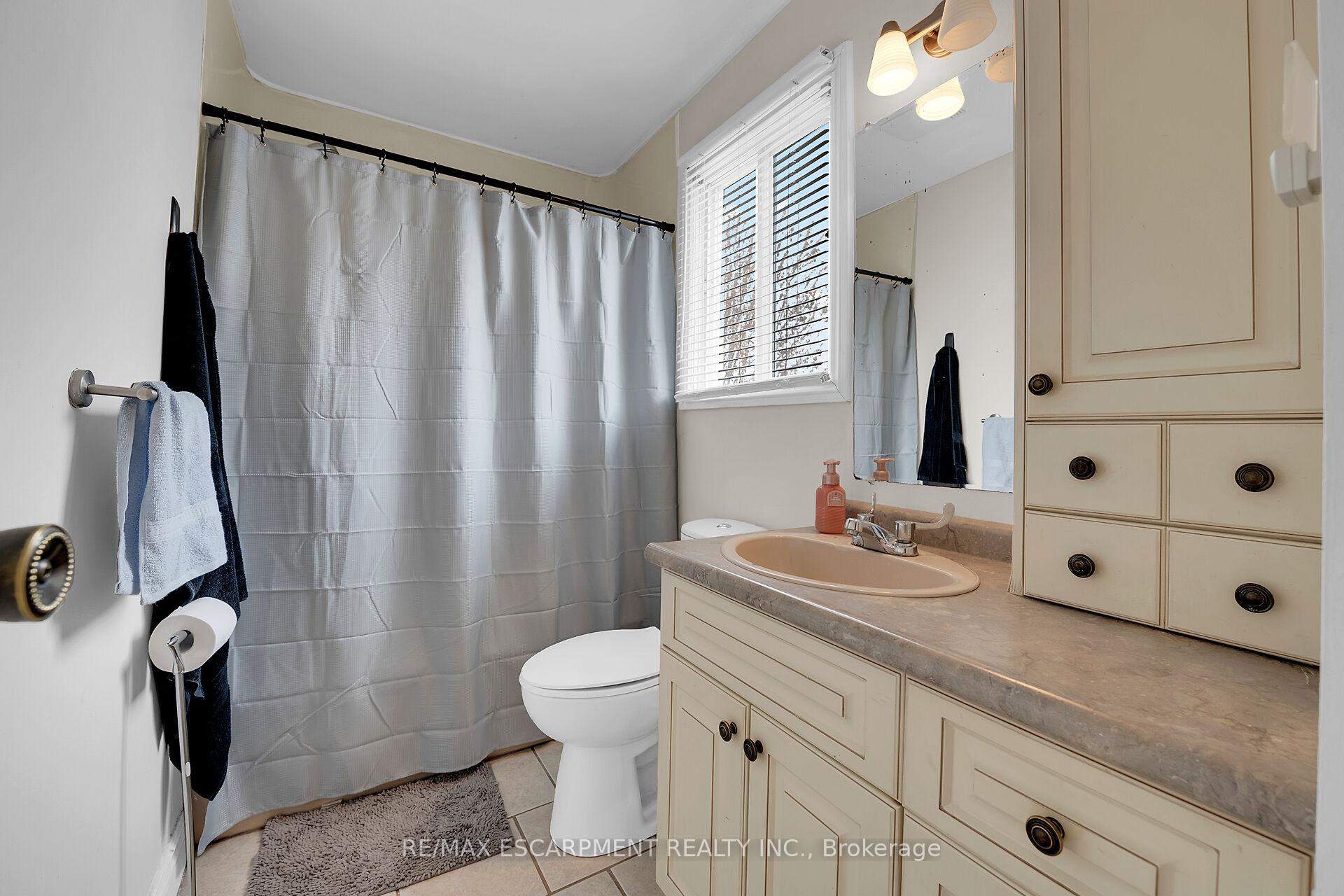 Photo 17 of 43 Ravine Crescent, Haldimand — HOMEH