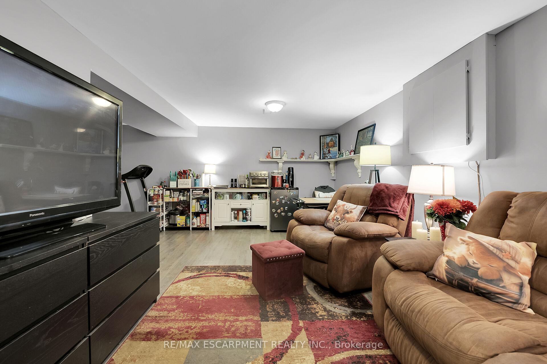 Photo 24 of 43 Ravine Crescent, Haldimand — HOMEH