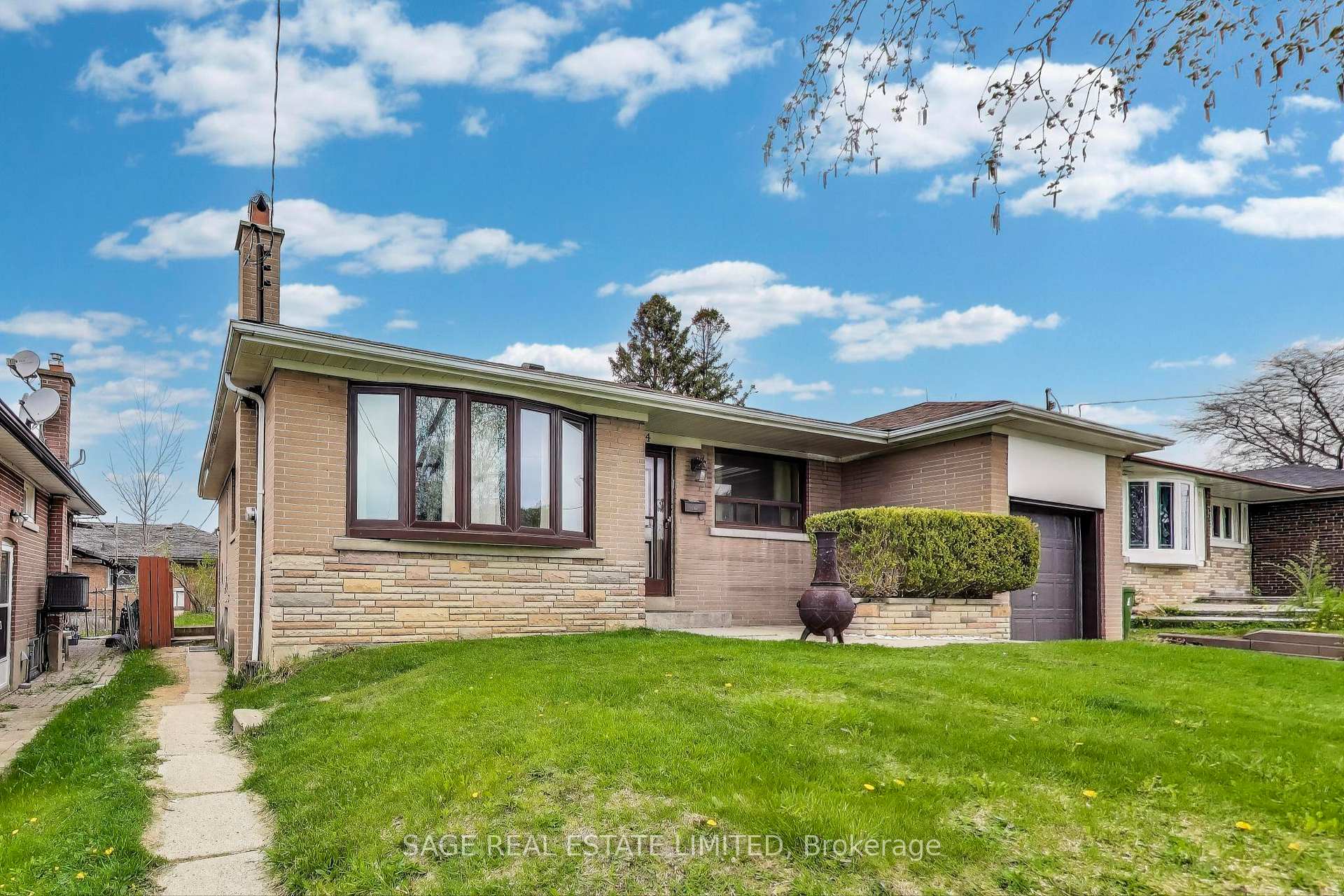 Photo 27 of 4 Sophia Drive, Scarborough, Woburn — HOMEH
