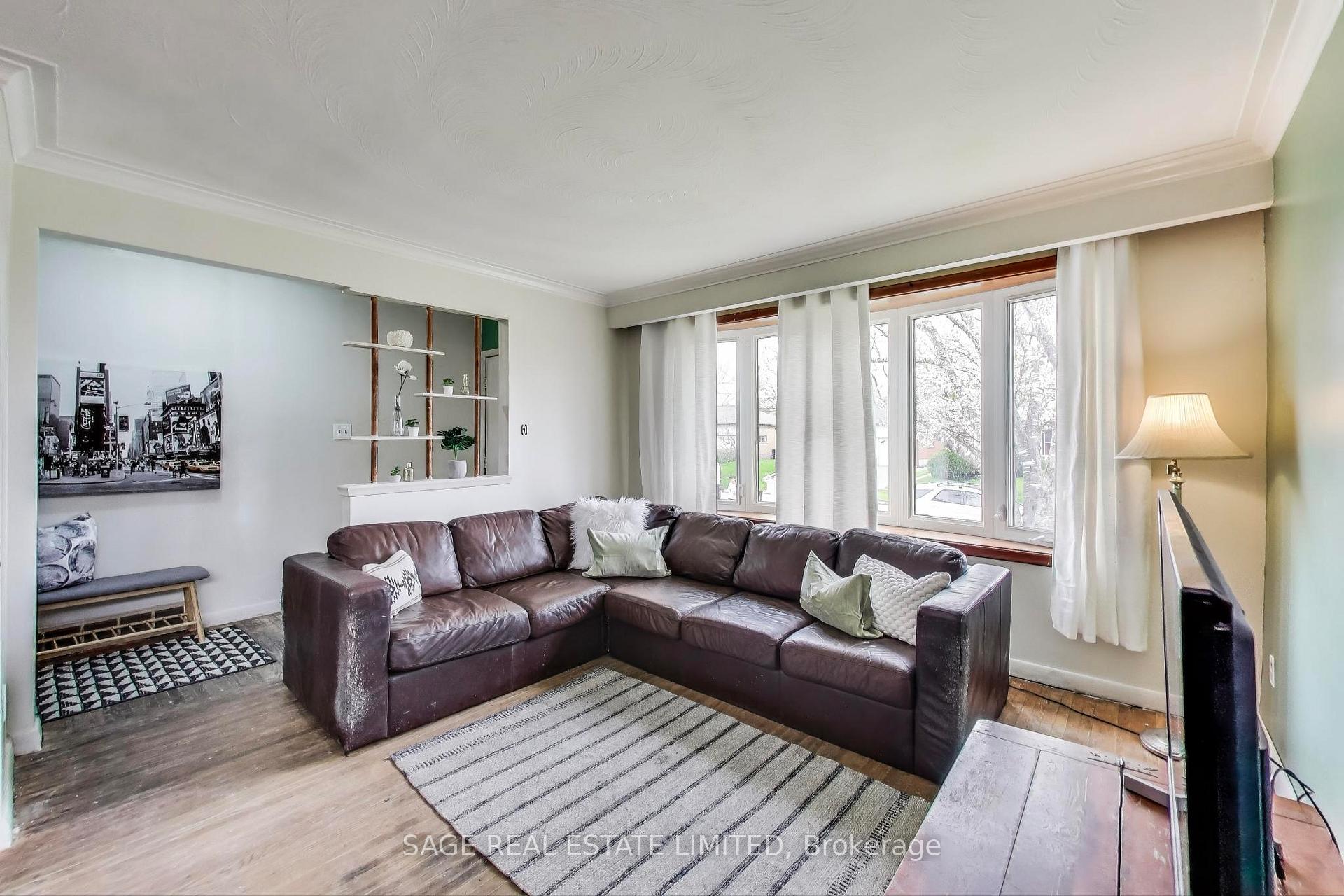 Photo 17 of 4 Sophia Drive, Scarborough, Woburn — HOMEH