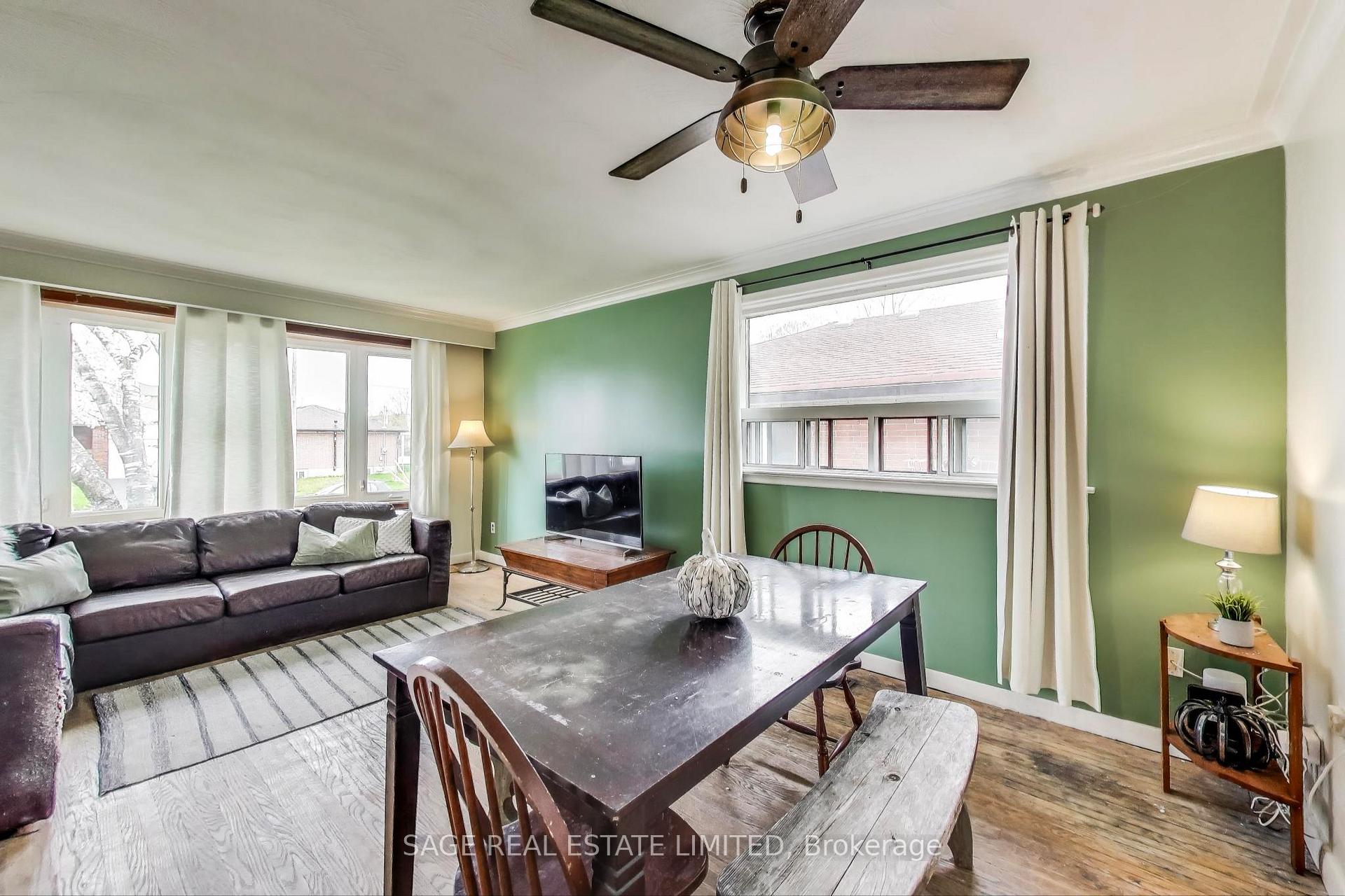 Photo 6 of 4 Sophia Drive, Scarborough, Woburn — HOMEH