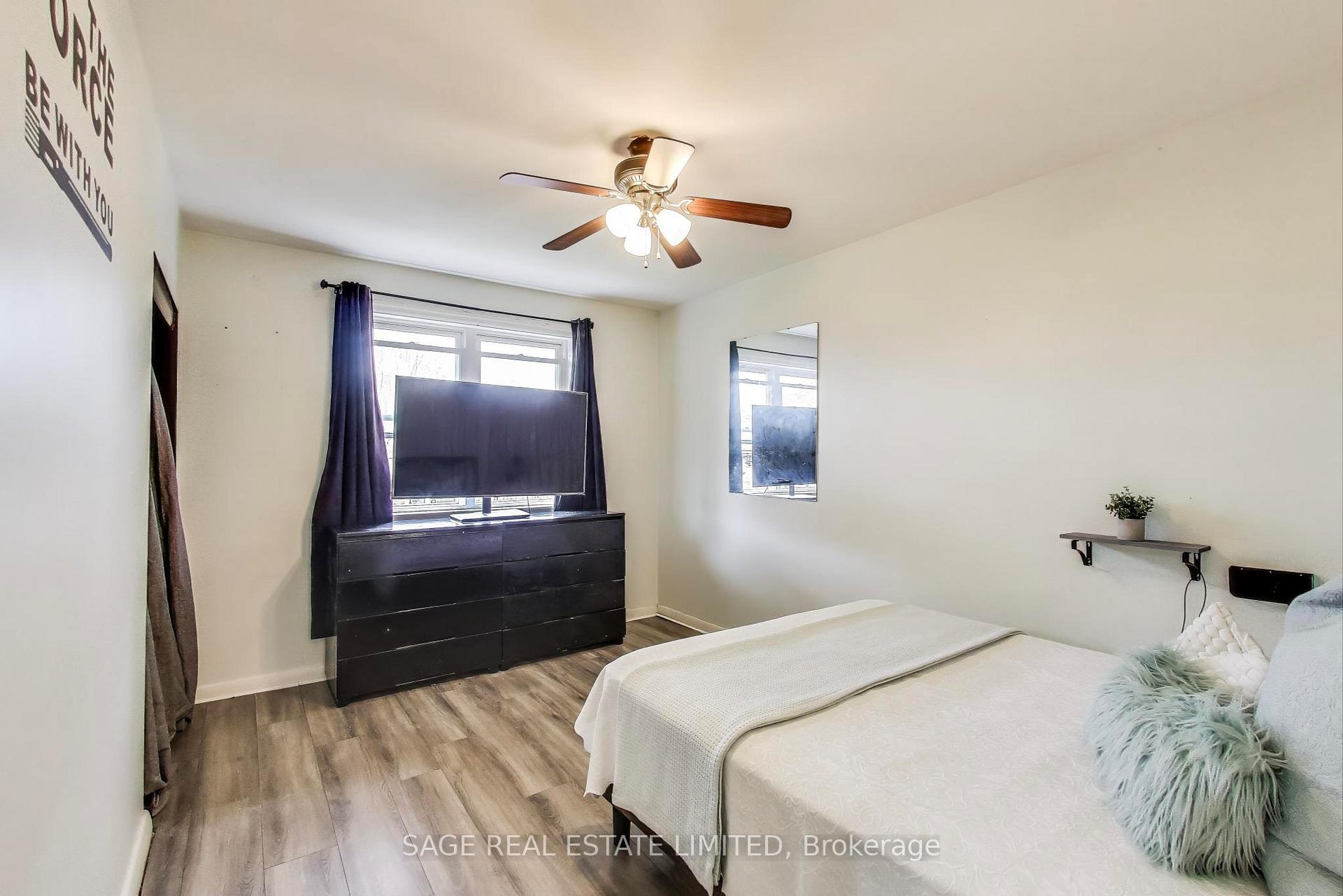 Photo 9 of 4 Sophia Drive, Scarborough, Woburn — HOMEH
