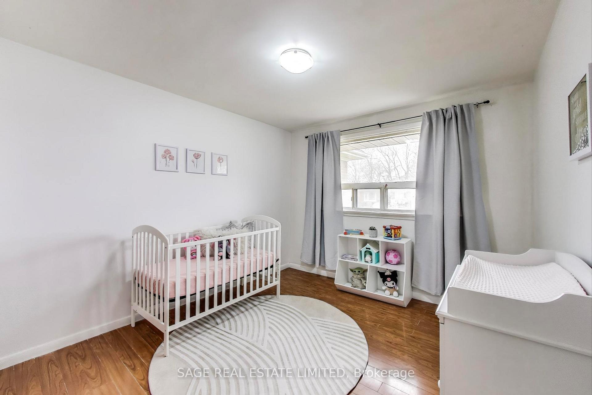 Photo 14 of 4 Sophia Drive, Scarborough, Woburn — HOMEH