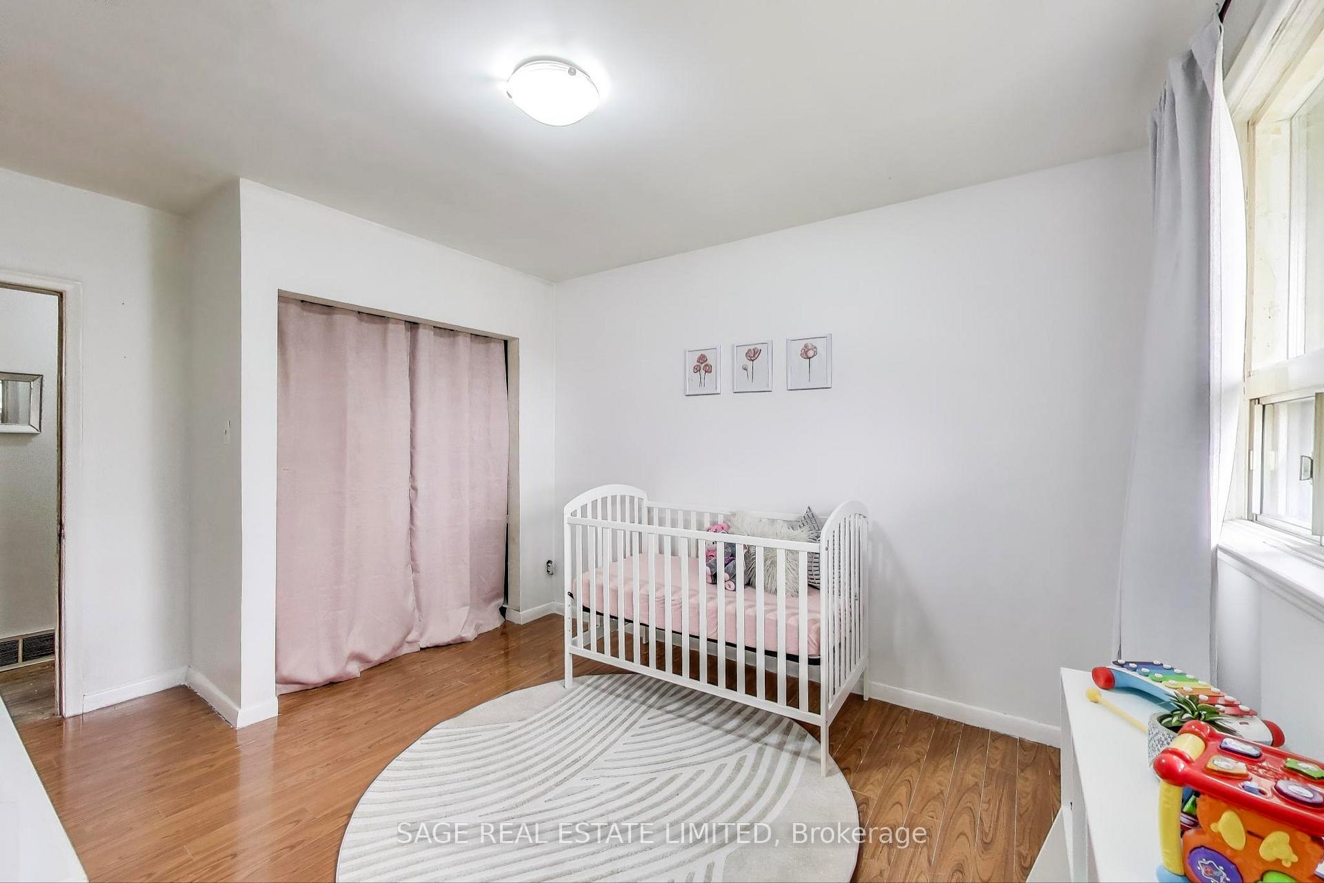 Photo 13 of 4 Sophia Drive, Scarborough, Woburn — HOMEH