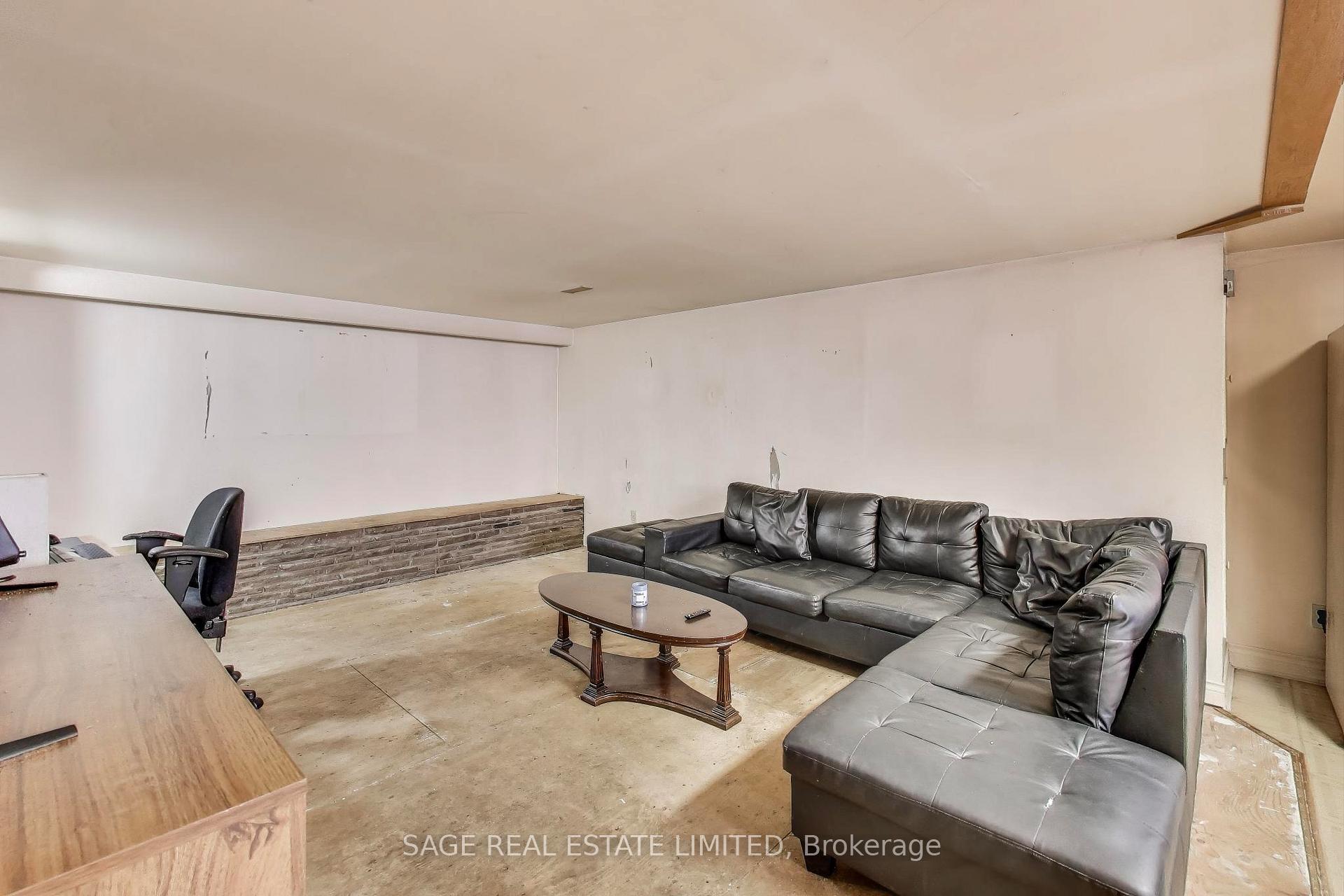 Photo 29 of 4 Sophia Drive, Scarborough, Woburn — HOMEH
