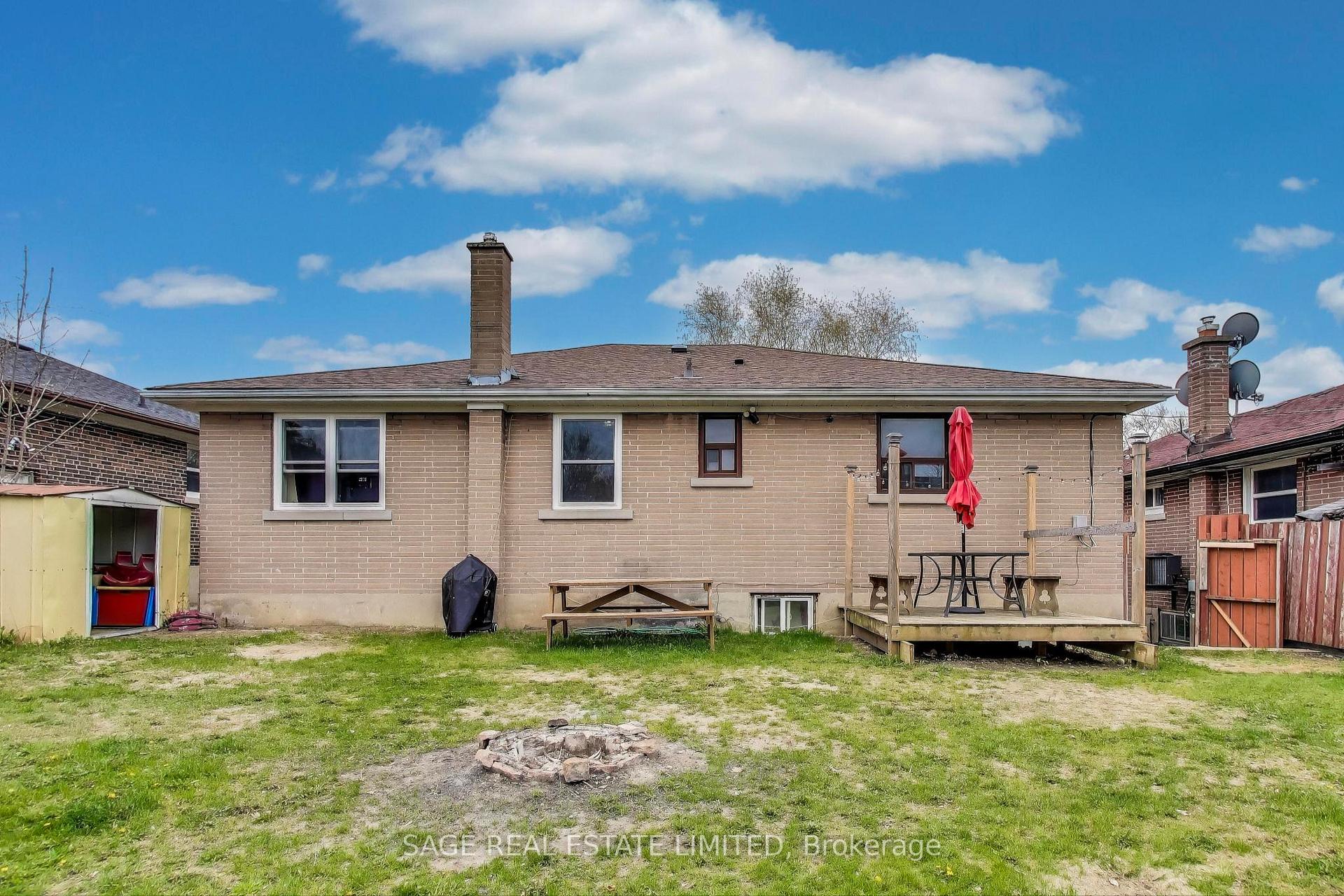 Photo 25 of 4 Sophia Drive, Scarborough, Woburn — HOMEH