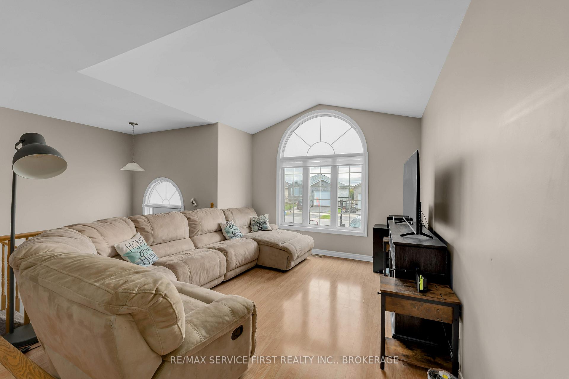 Photo 4 of 749 Tanner Drive, Kingston, East Gardiners Rd — HOMEH