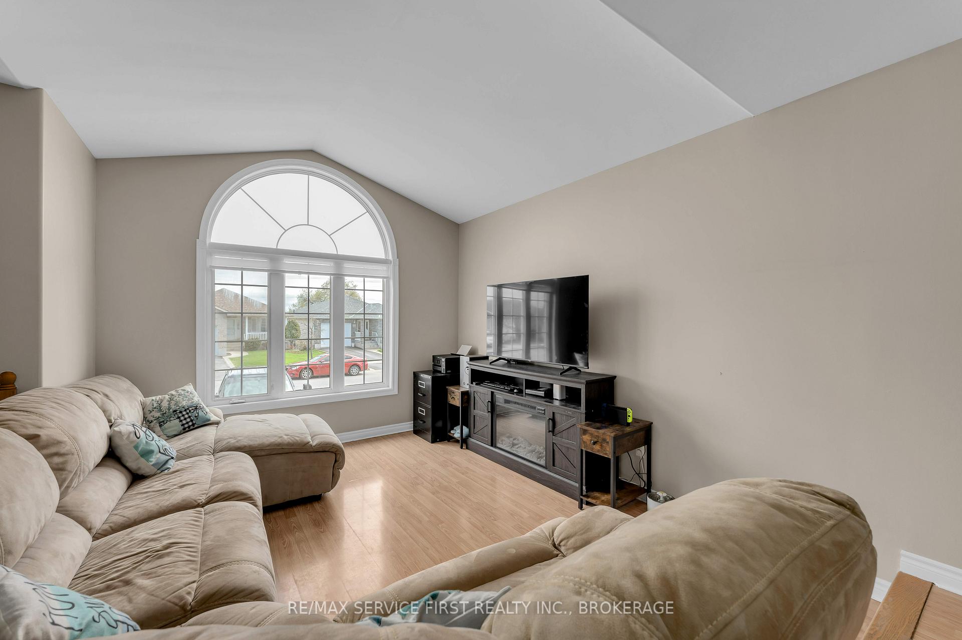 Photo 6 of 749 Tanner Drive, Kingston, East Gardiners Rd — HOMEH