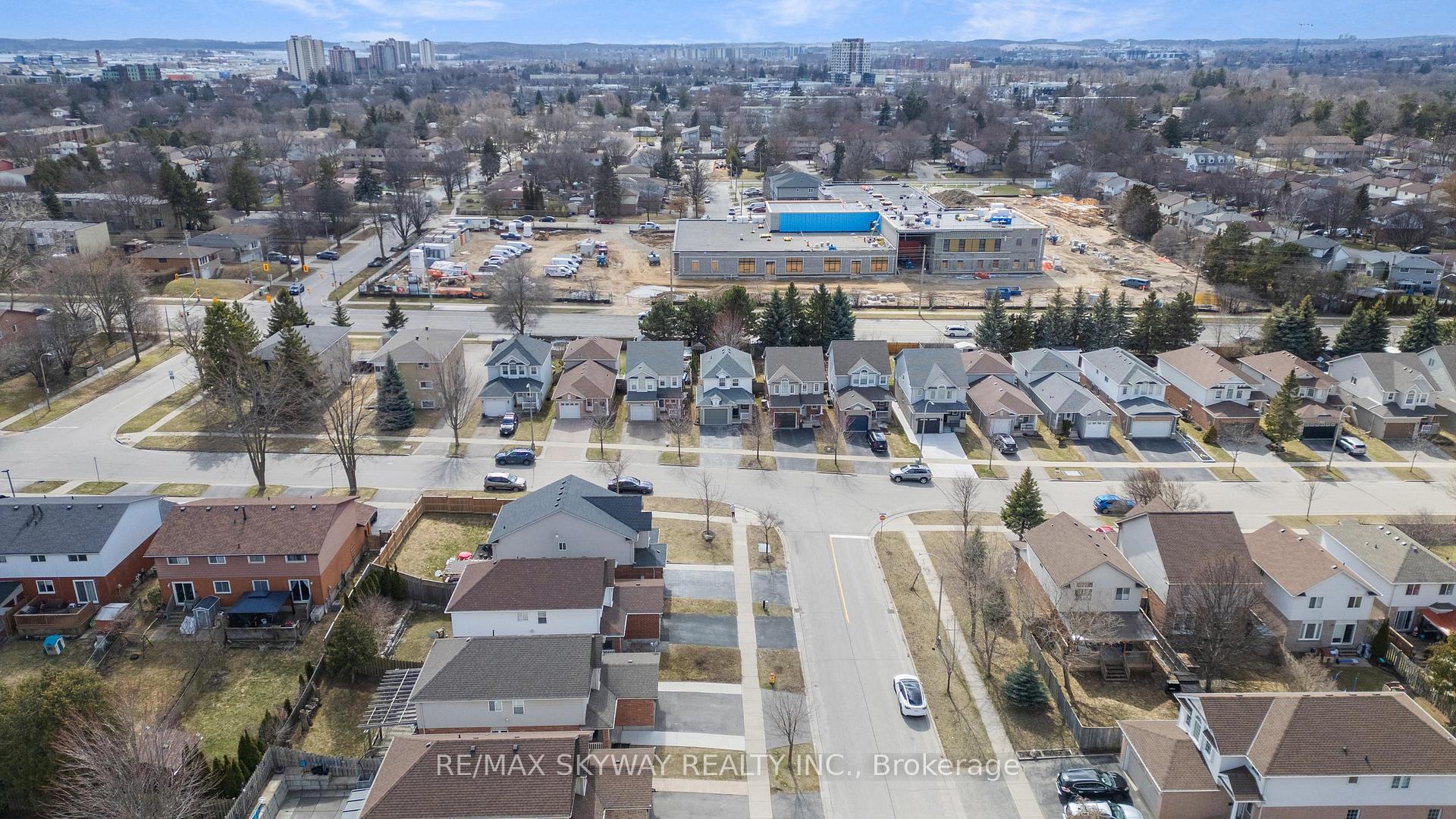 Photo 46 of 184 Veronica Drive, Kitchener, Centreville Chicopee — HOMEH