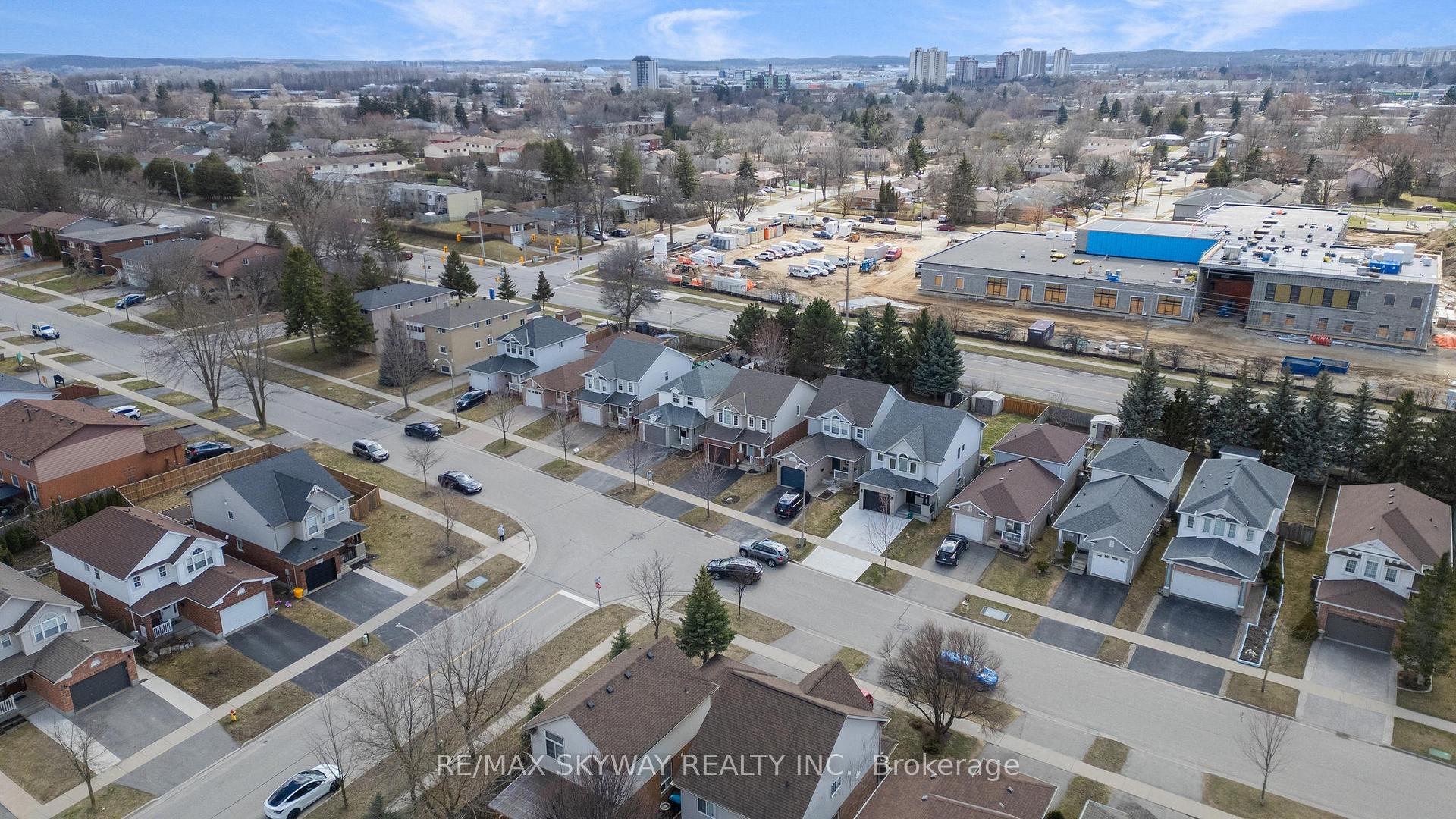 Photo 4 of 184 Veronica Drive, Kitchener, Centreville Chicopee — HOMEH