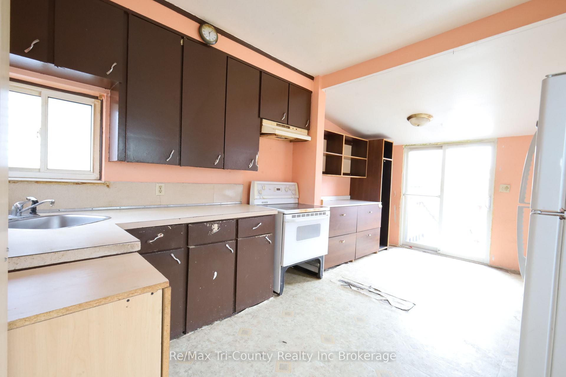 Photo 7 of 49 Rosemont Avenue, Hamilton, Stipley — HOMEH