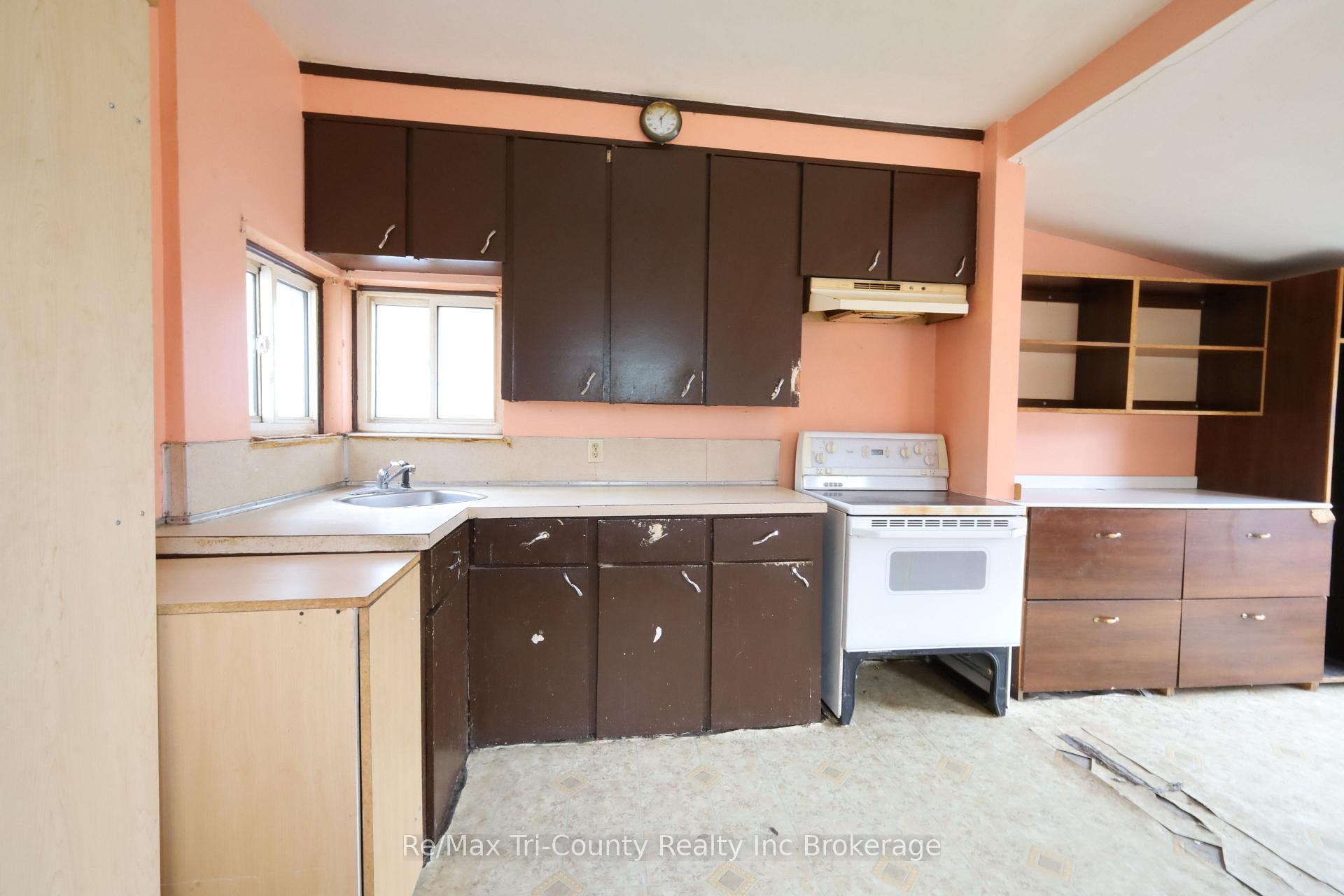 Photo 4 of 49 Rosemont Avenue, Hamilton, Stipley — HOMEH
