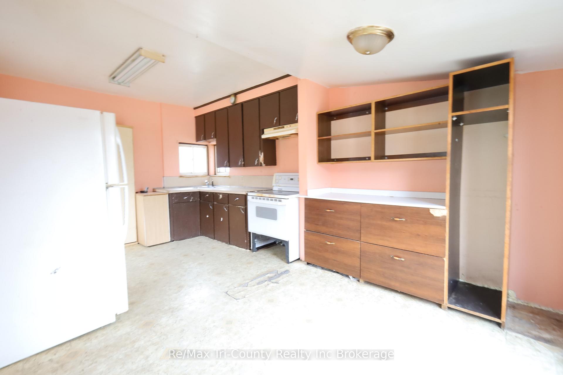 Photo 3 of 49 Rosemont Avenue, Hamilton, Stipley — HOMEH