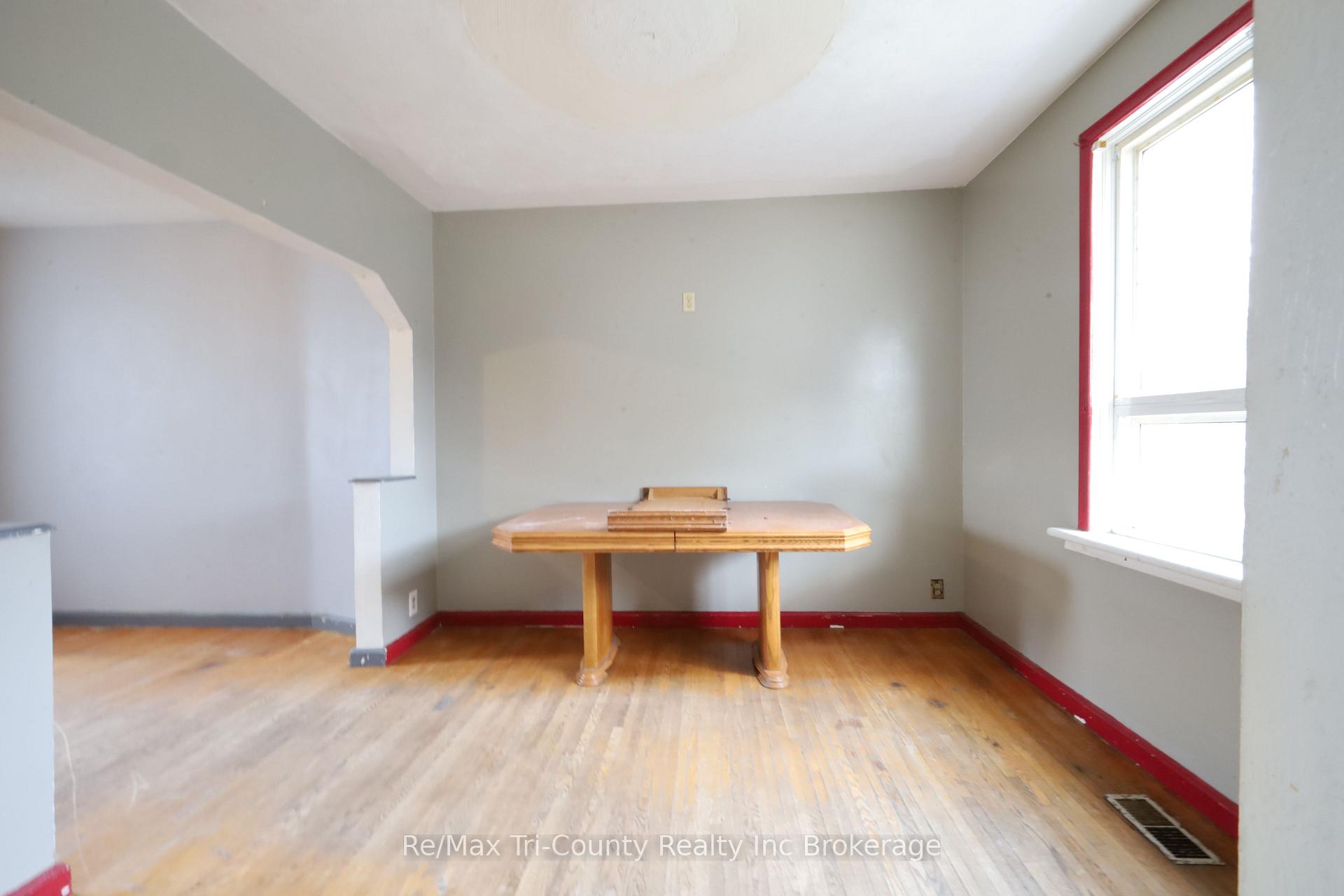 Photo 10 of 49 Rosemont Avenue, Hamilton, Stipley — HOMEH