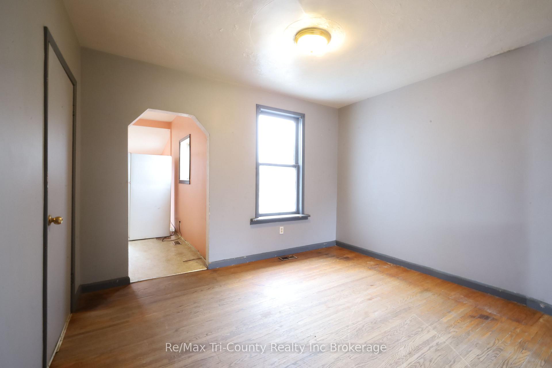 Photo 8 of 49 Rosemont Avenue, Hamilton, Stipley — HOMEH
