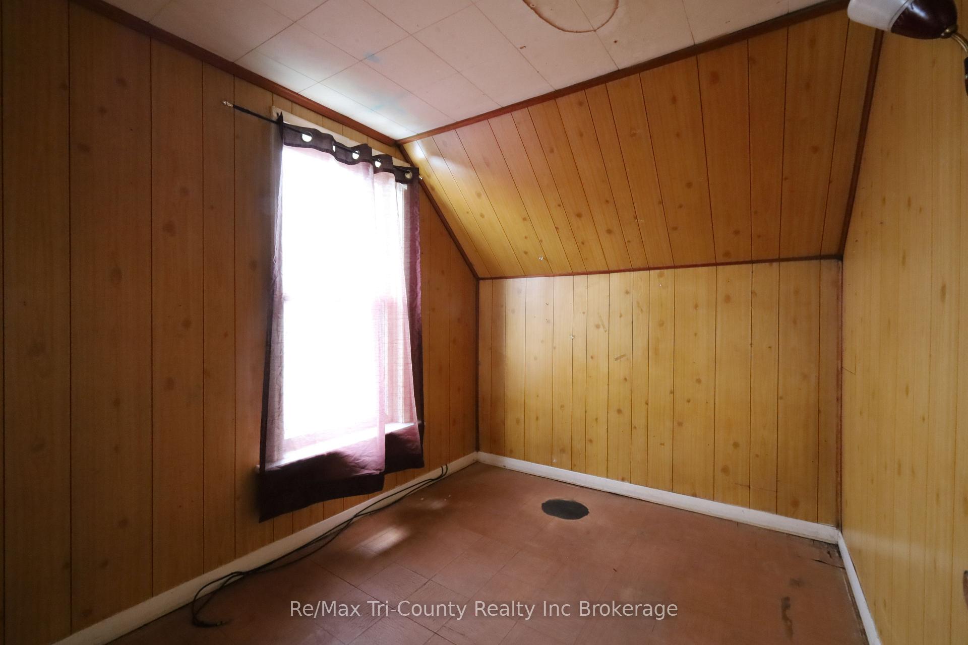 Photo 12 of 49 Rosemont Avenue, Hamilton, Stipley — HOMEH