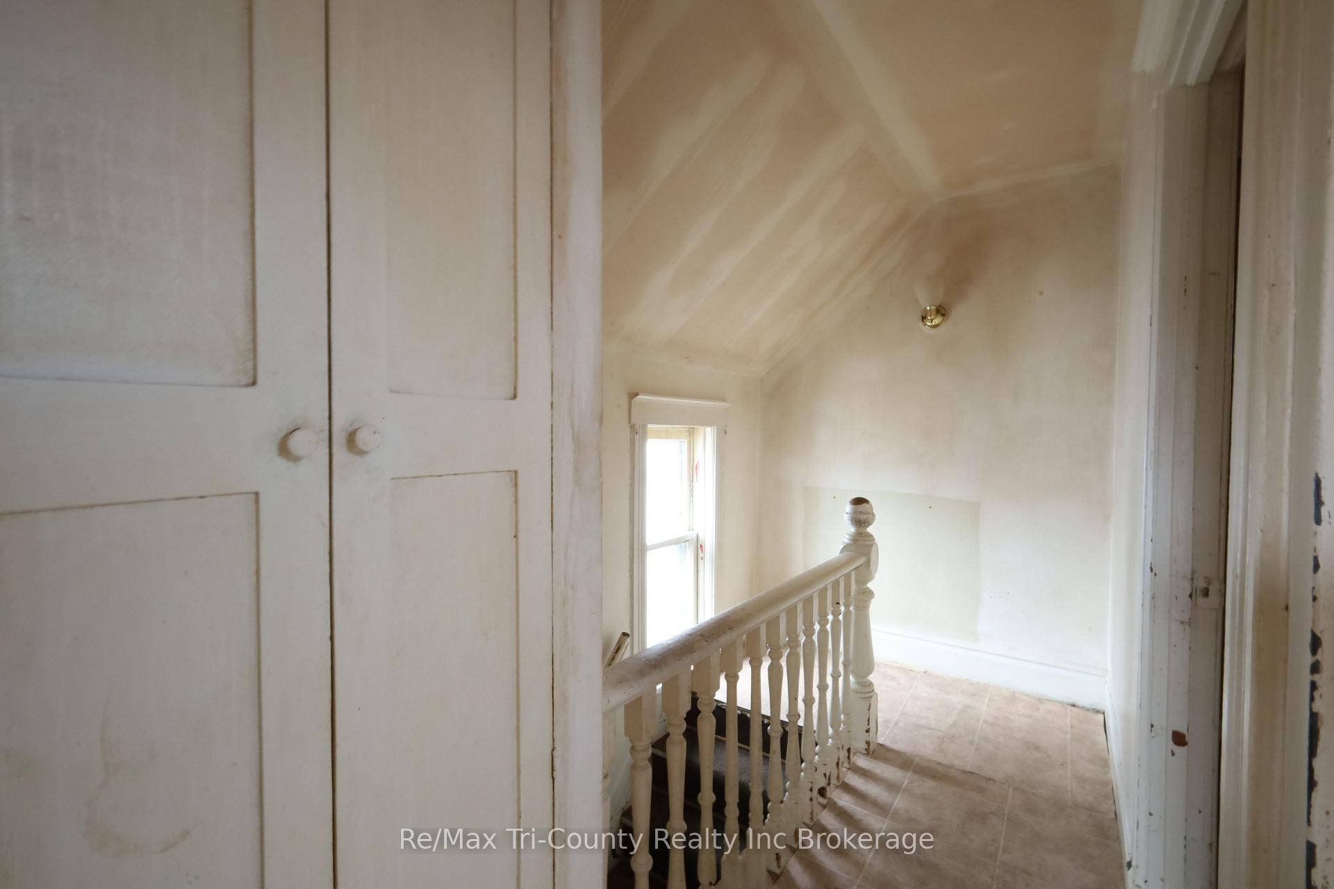 Photo 15 of 49 Rosemont Avenue, Hamilton, Stipley — HOMEH