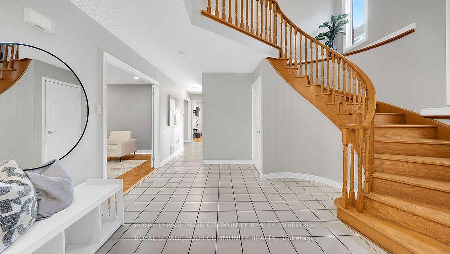 Photo 5 of 56 Presidential Street, Vaughan, East Woodbridge — HOMEH