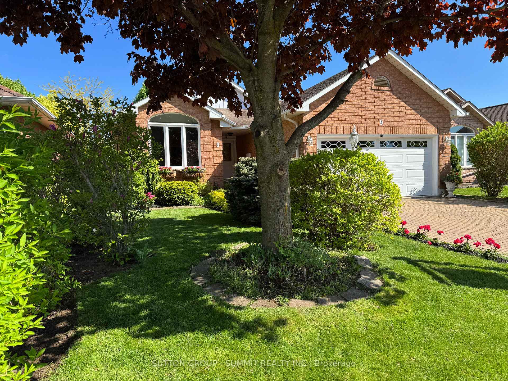 Photo 14 of 9 Premier Road, Hamilton, Waterdown — HOMEH