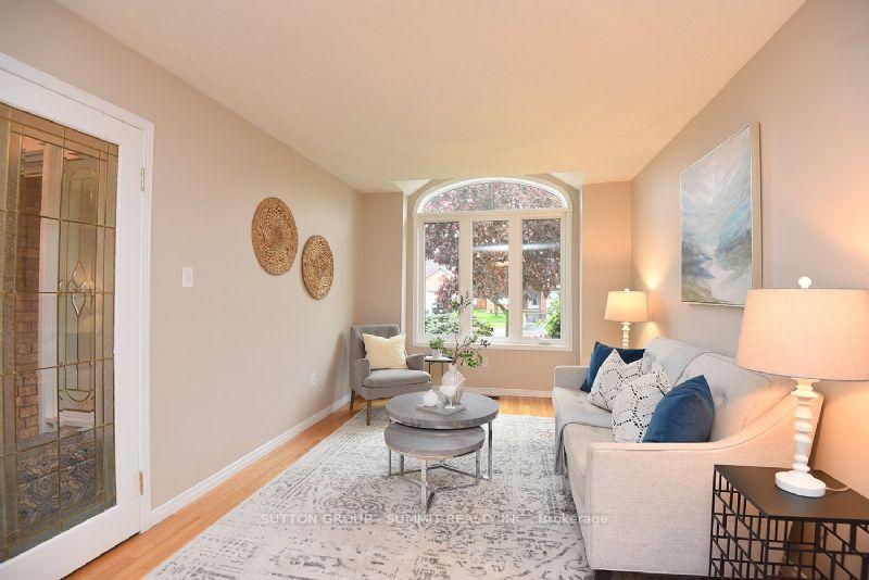 Photo 8 of 9 Premier Road, Hamilton, Waterdown — HOMEH