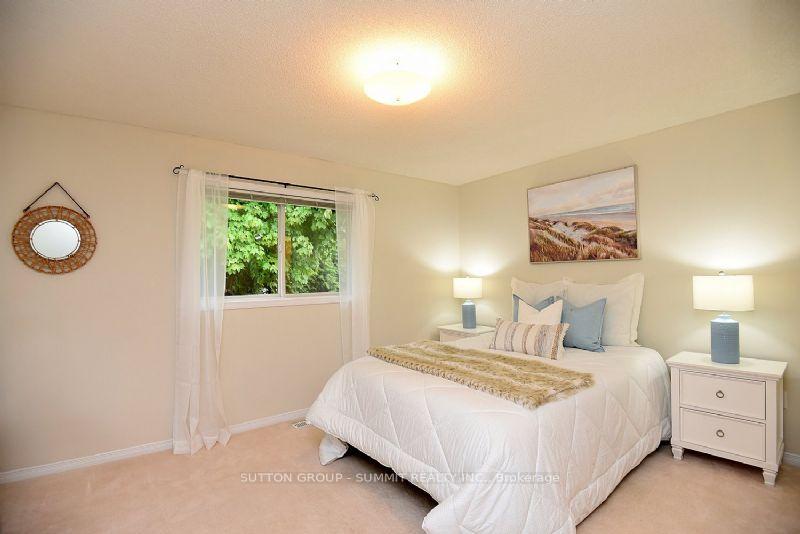 Photo 16 of 9 Premier Road, Hamilton, Waterdown — HOMEH
