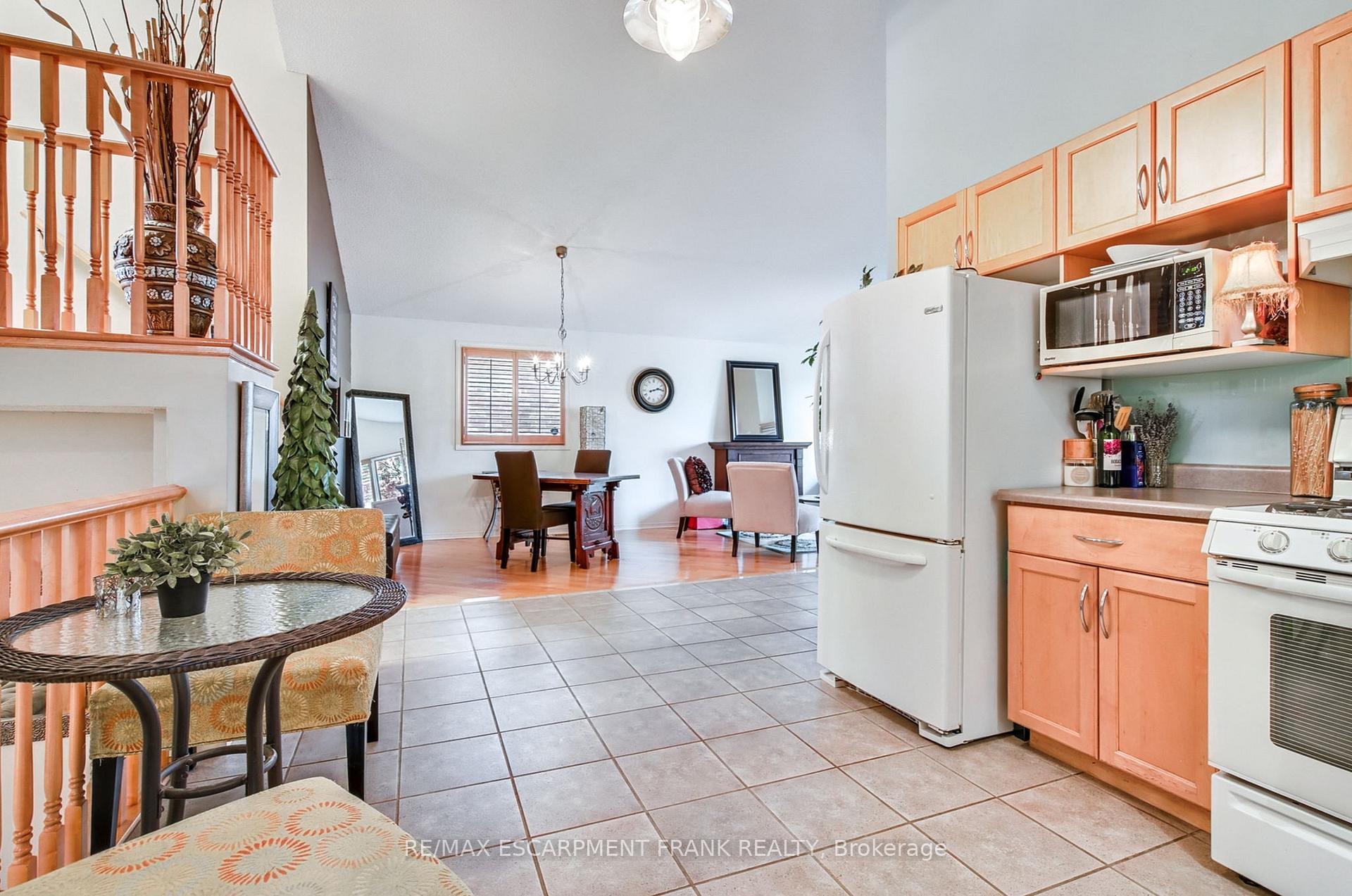 Photo 8 of 123 Braithwaite Avenue, Hamilton, Ancaster — HOMEH