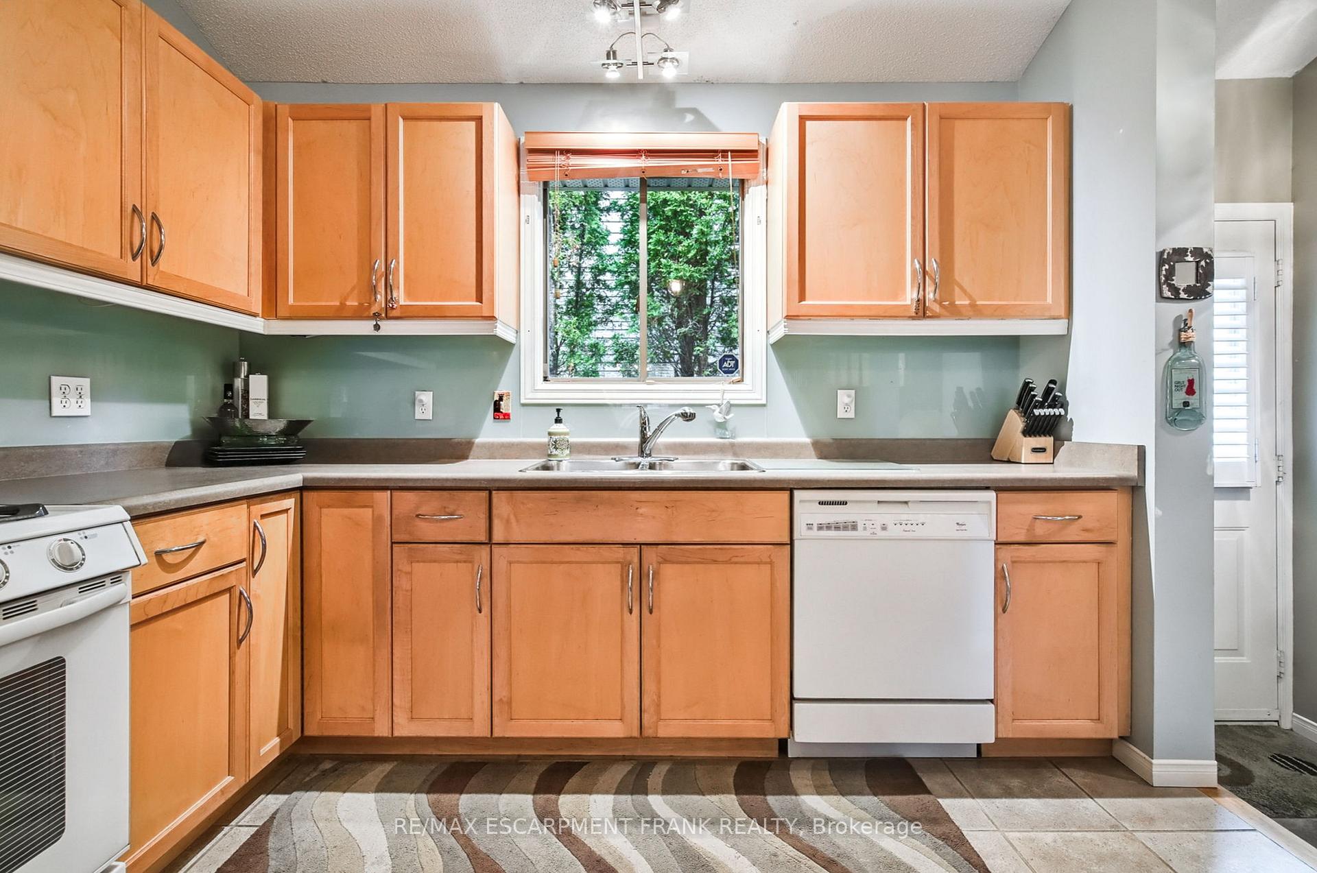 Photo 6 of 123 Braithwaite Avenue, Hamilton, Ancaster — HOMEH