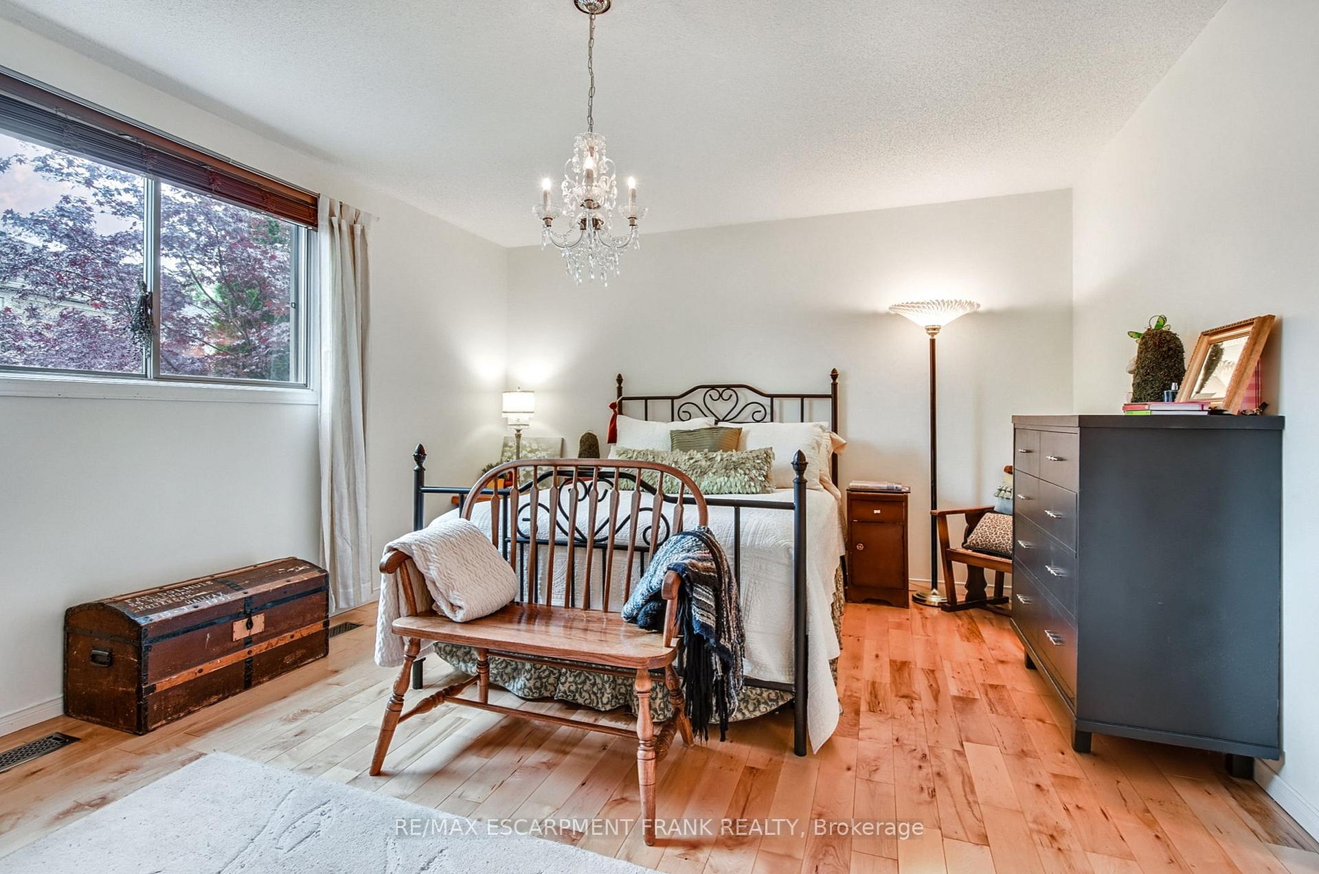 Photo 4 of 123 Braithwaite Avenue, Hamilton, Ancaster — HOMEH