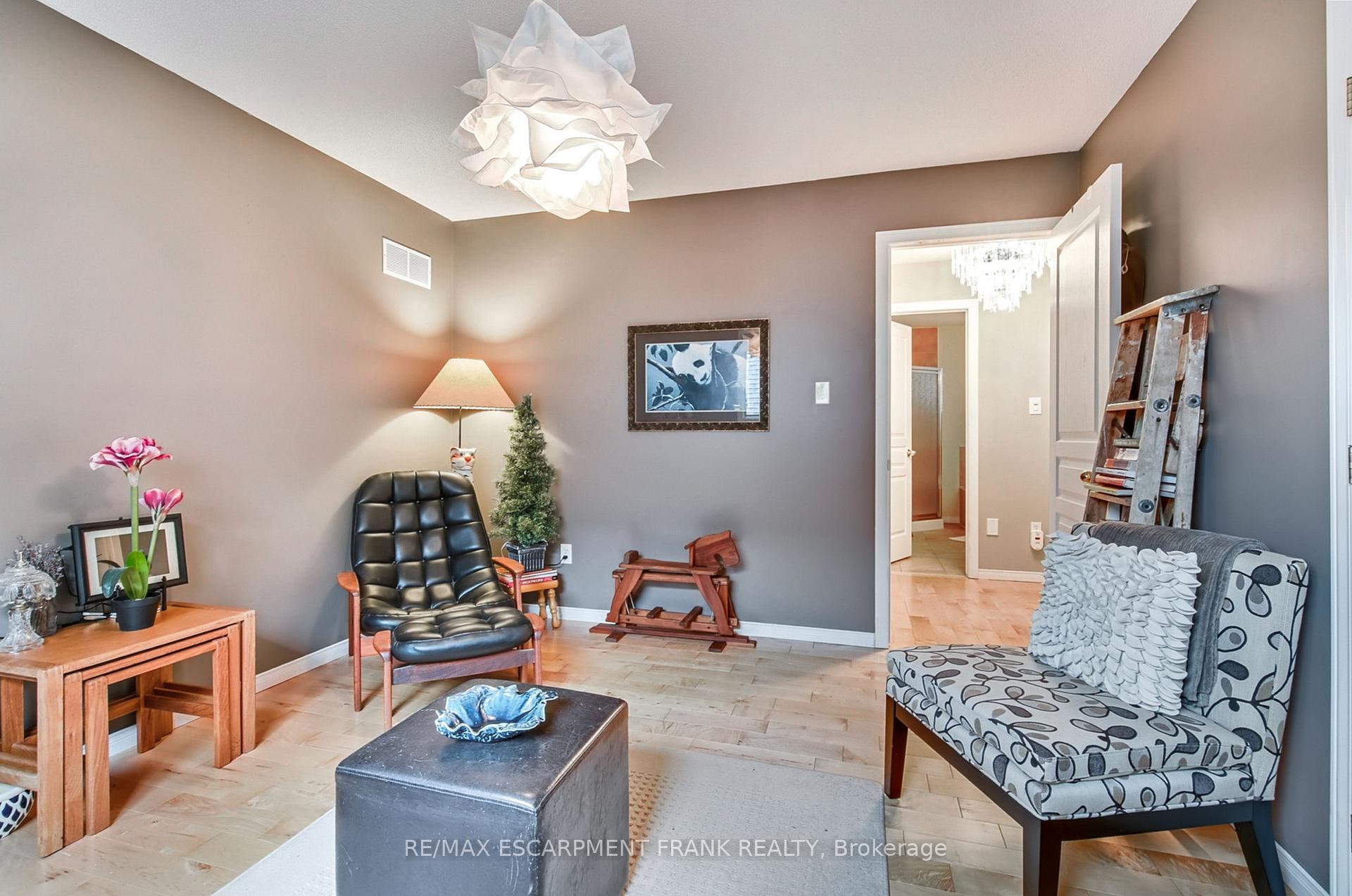 Photo 13 of 123 Braithwaite Avenue, Hamilton, Ancaster — HOMEH