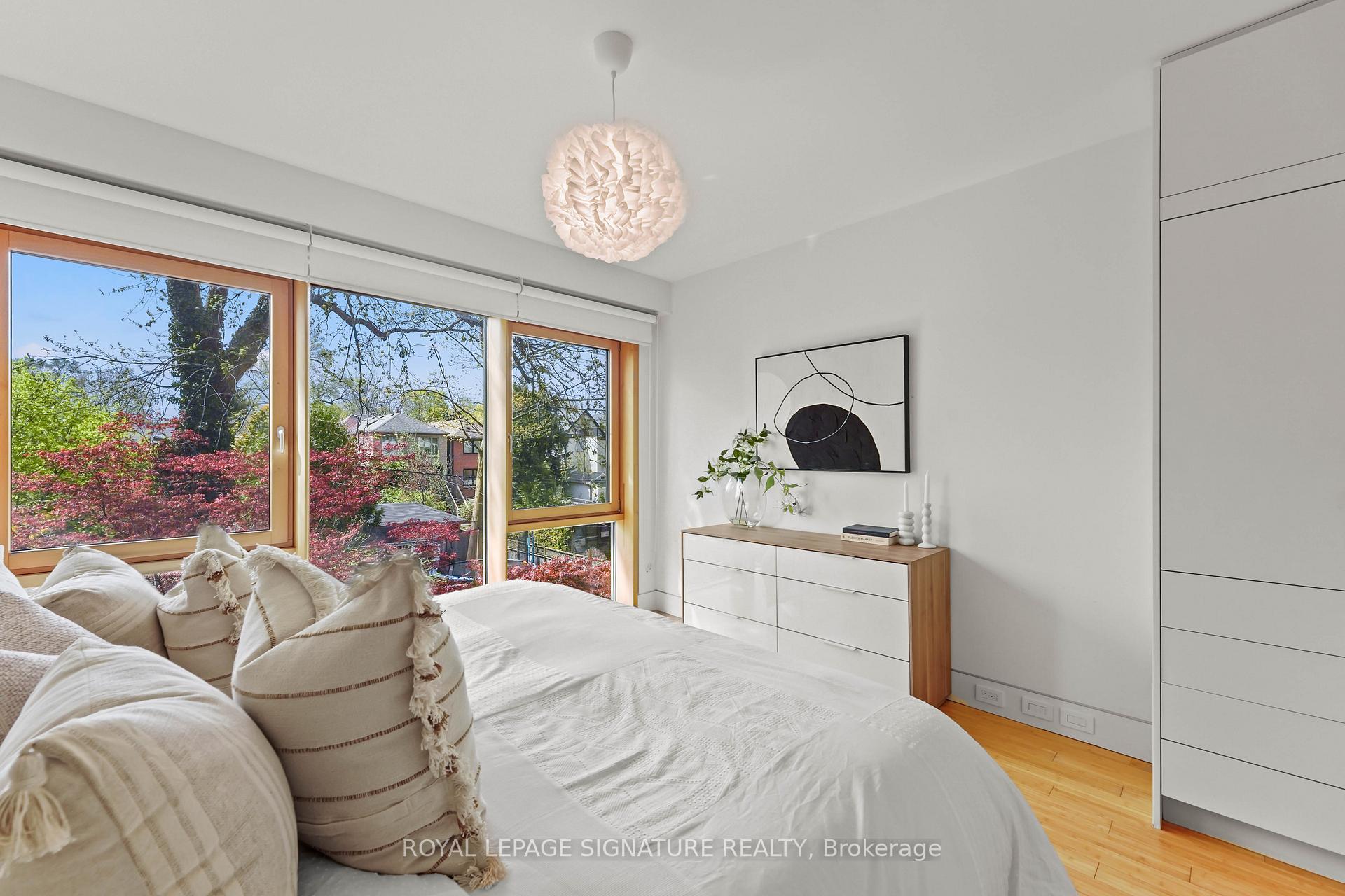 Photo 17 of 215 Bowood Avenue, Toronto, Lawrence Park North — HOMEH