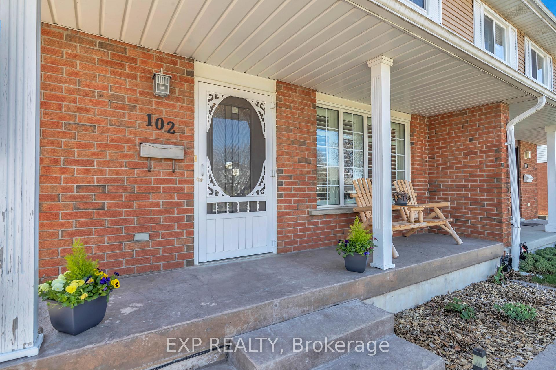 Photo 4 of 102 Connelly Drive, Kitchener — HOMEH
