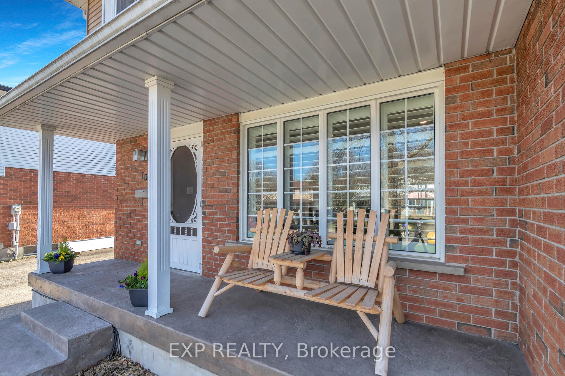 Photo 6 of 102 Connelly Drive, Kitchener — HOMEH