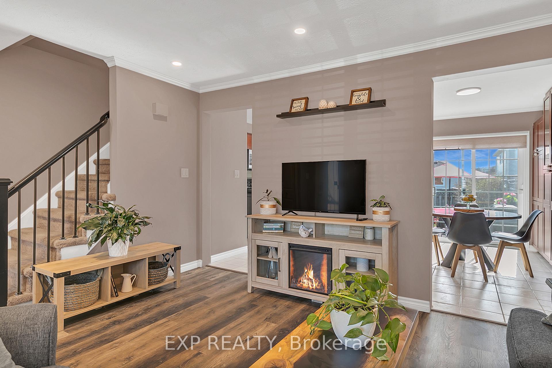 Photo 24 of 102 Connelly Drive, Kitchener — HOMEH