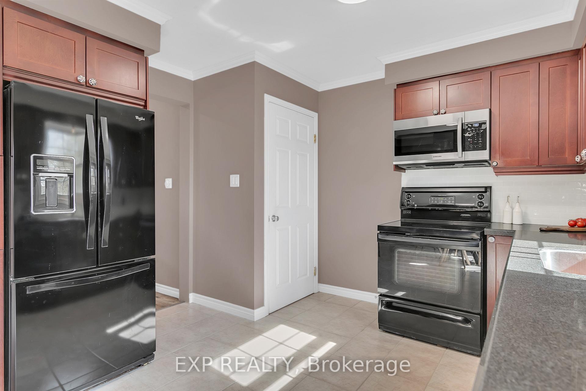 Photo 31 of 102 Connelly Drive, Kitchener — HOMEH