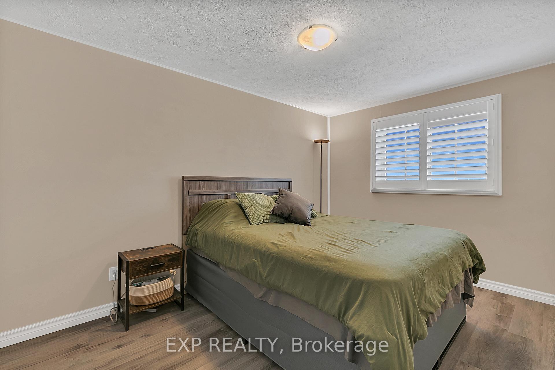 Photo 21 of 102 Connelly Drive, Kitchener — HOMEH