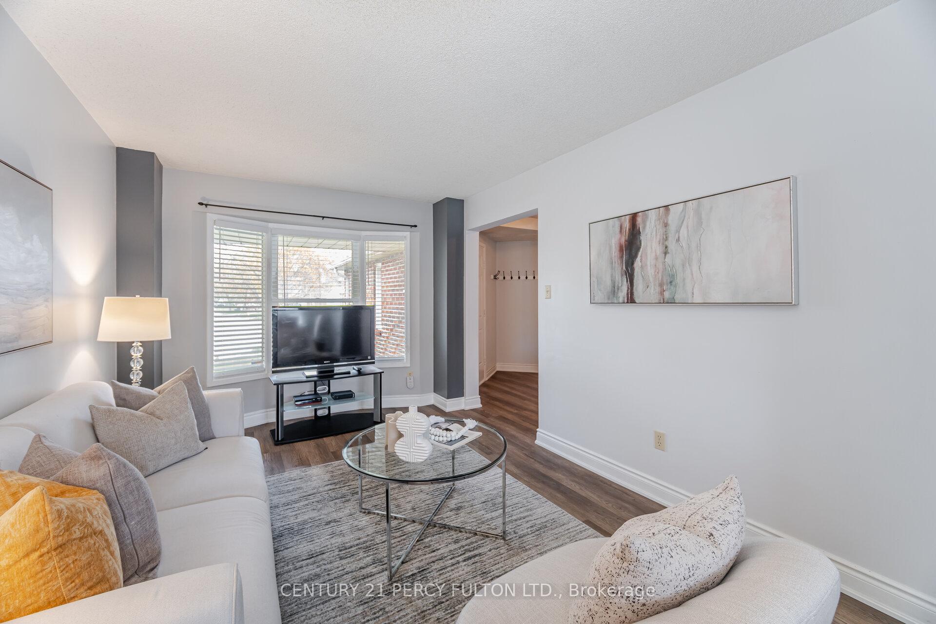 Photo 2 of 28 Noake Crescent, Ajax, Central — HOMEH