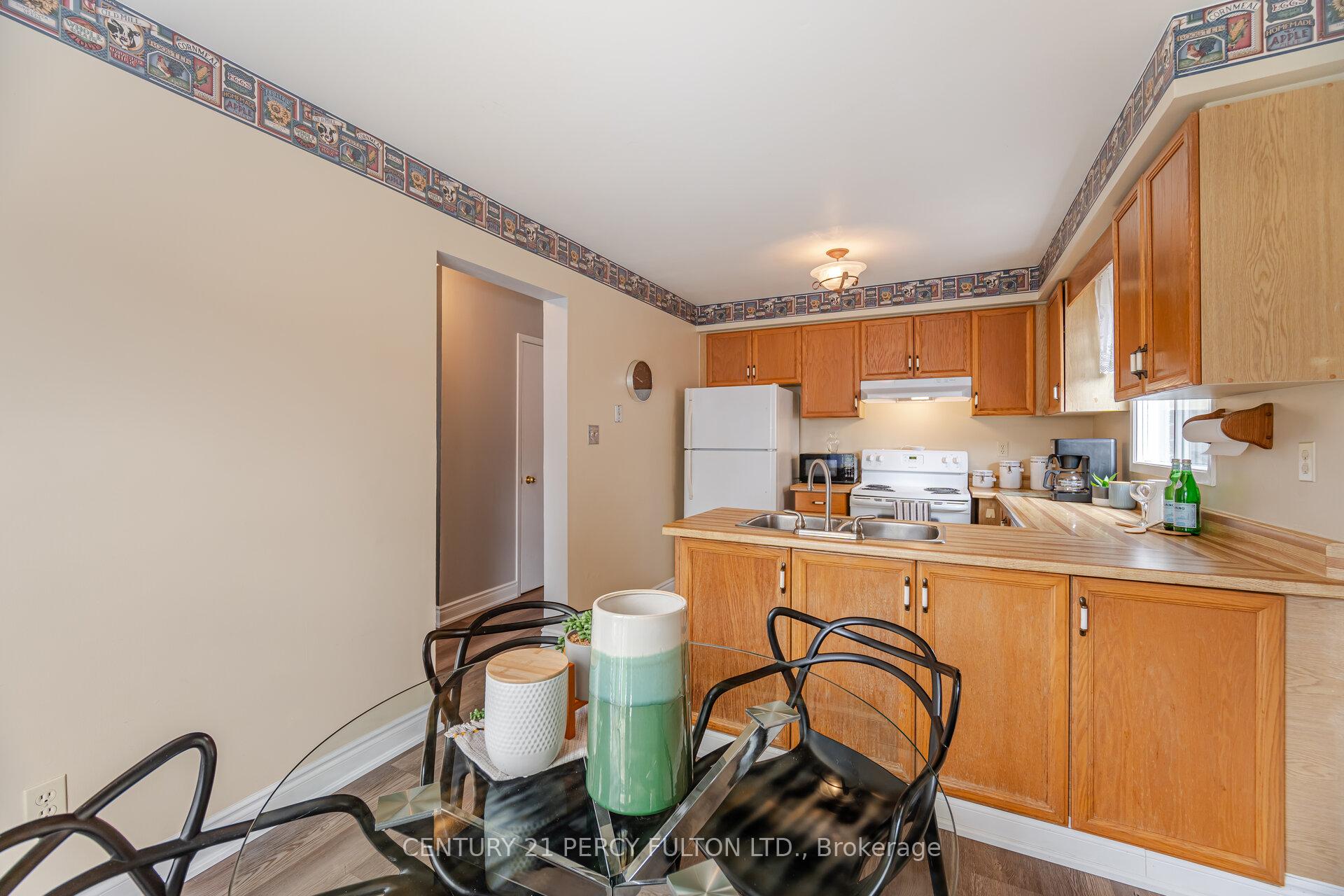 Photo 18 of 28 Noake Crescent, Ajax, Central — HOMEH