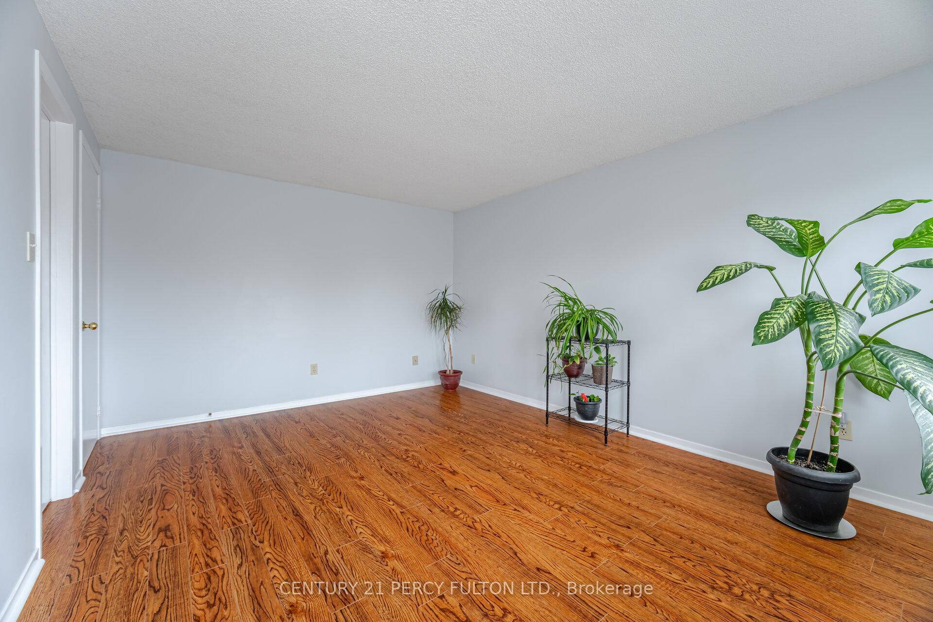 Photo 15 of 28 Noake Crescent, Ajax, Central — HOMEH