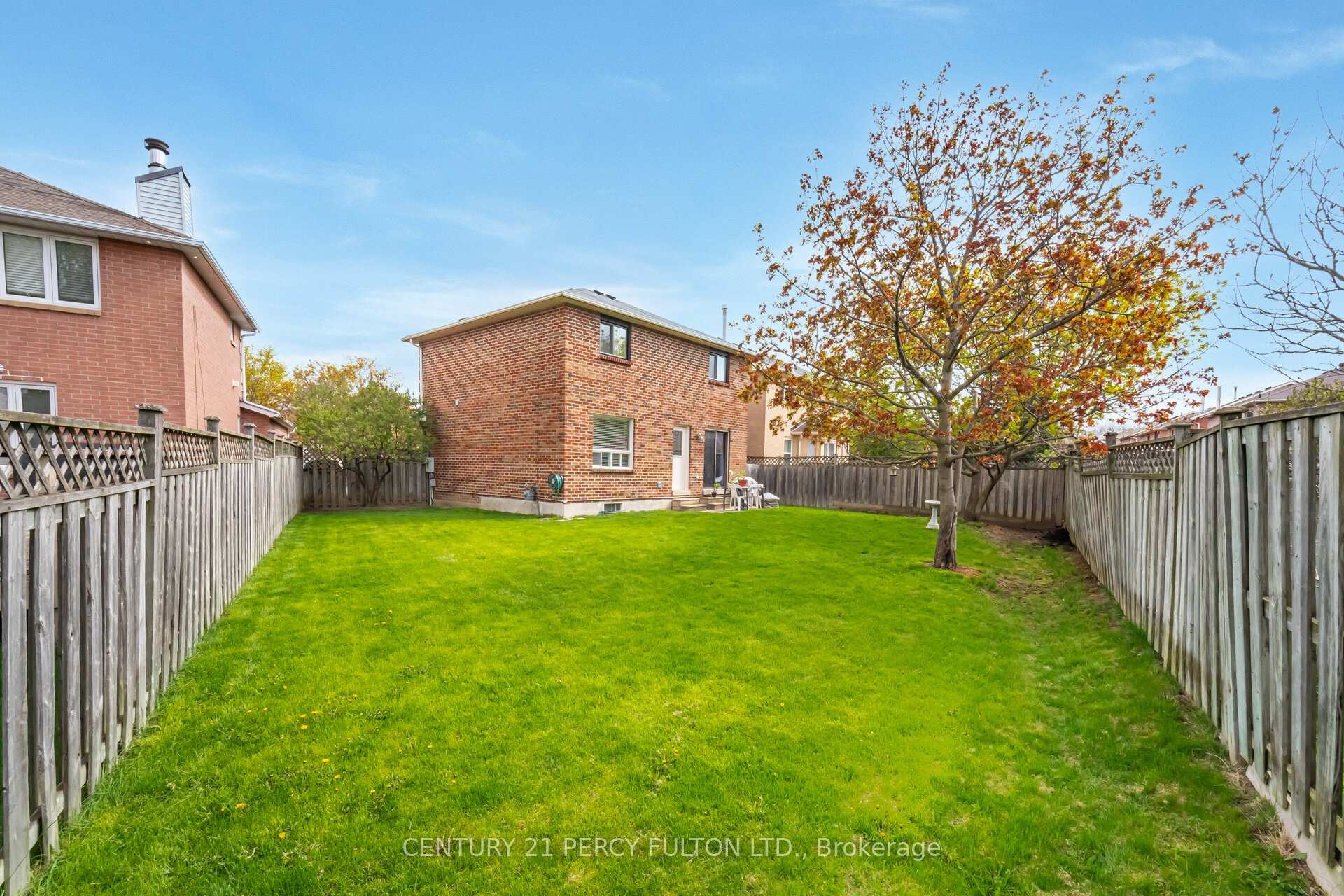 Photo 38 of 28 Noake Crescent, Ajax, Central — HOMEH