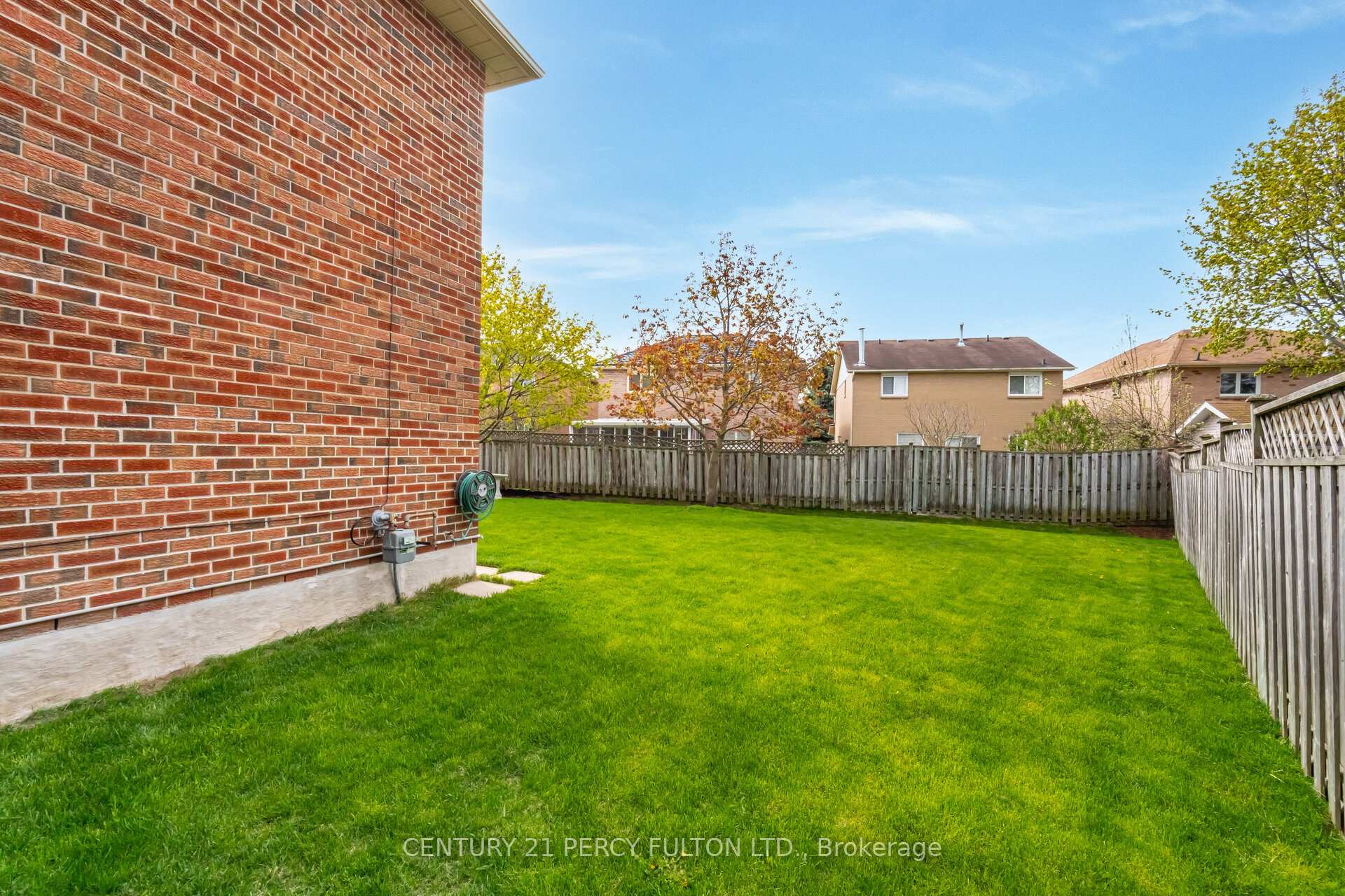Photo 41 of 28 Noake Crescent, Ajax, Central — HOMEH