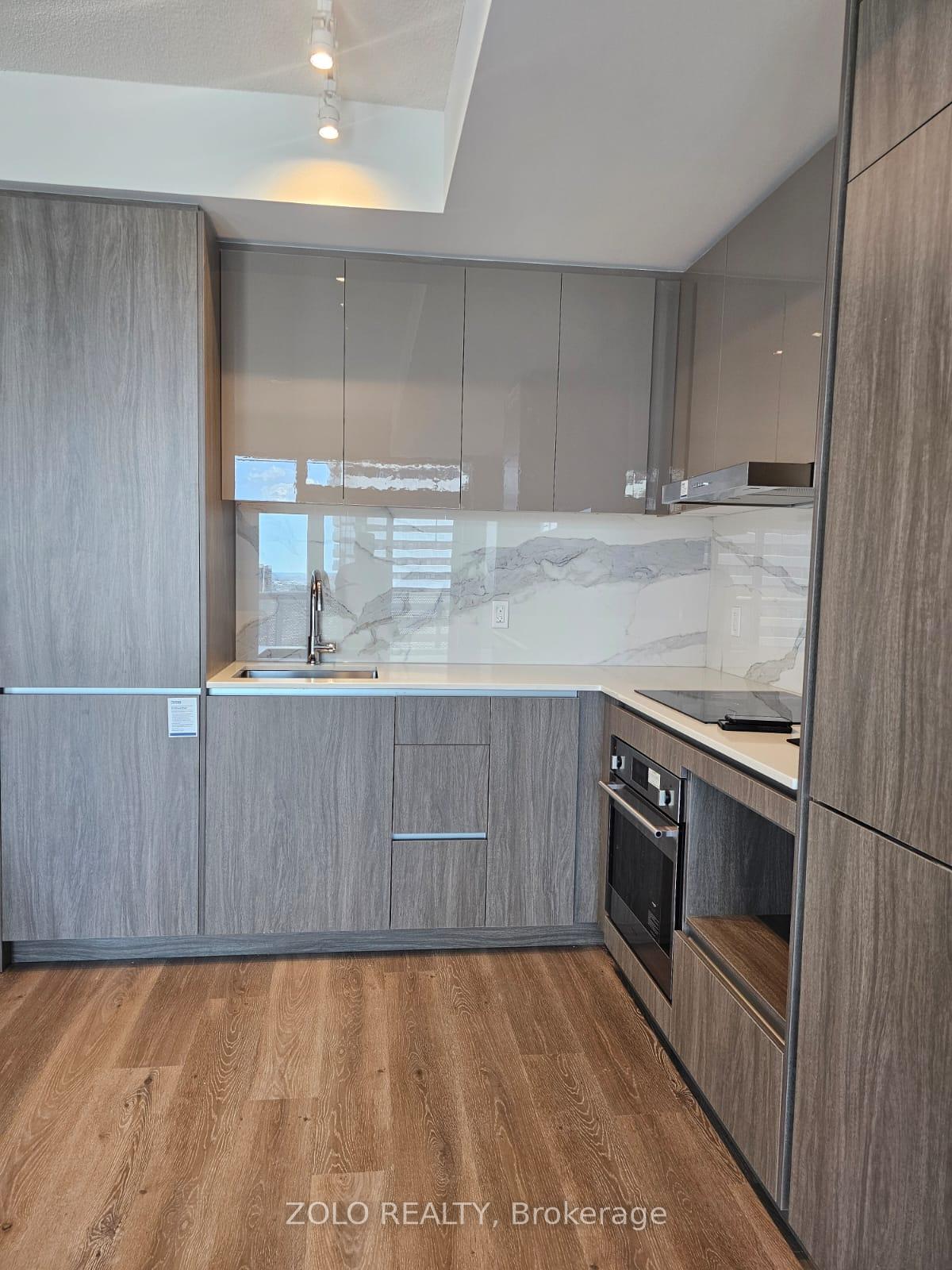 Photo 11 of Unit 3503, 28 Interchange Way, Vaughan, Vaughan Corporate Centre — HOMEH